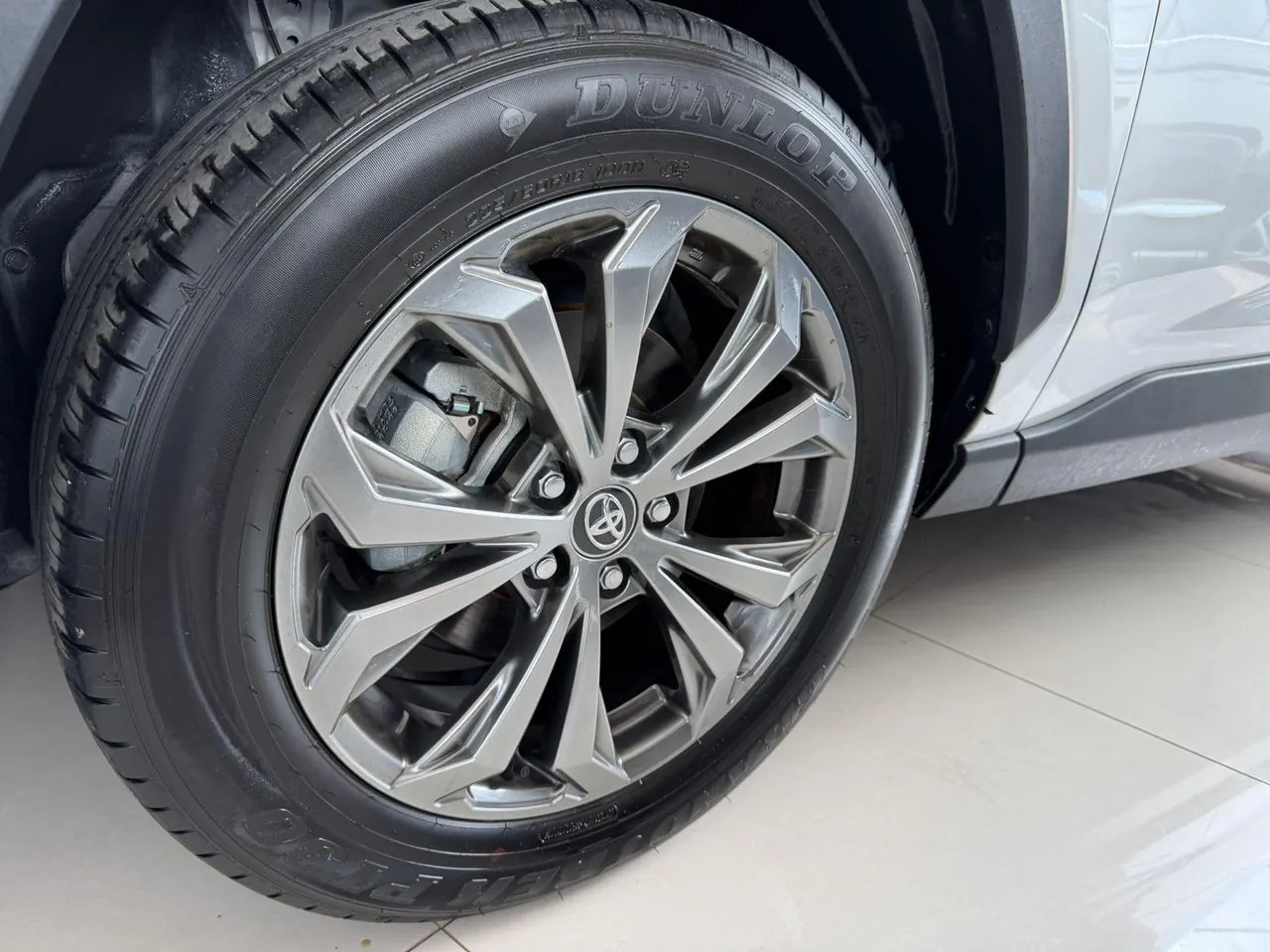 Toyota 2023 RAV4 Rongbo 2.0 Stepless Two-Drive Fashion Plus Edition Automatic Gear 7
