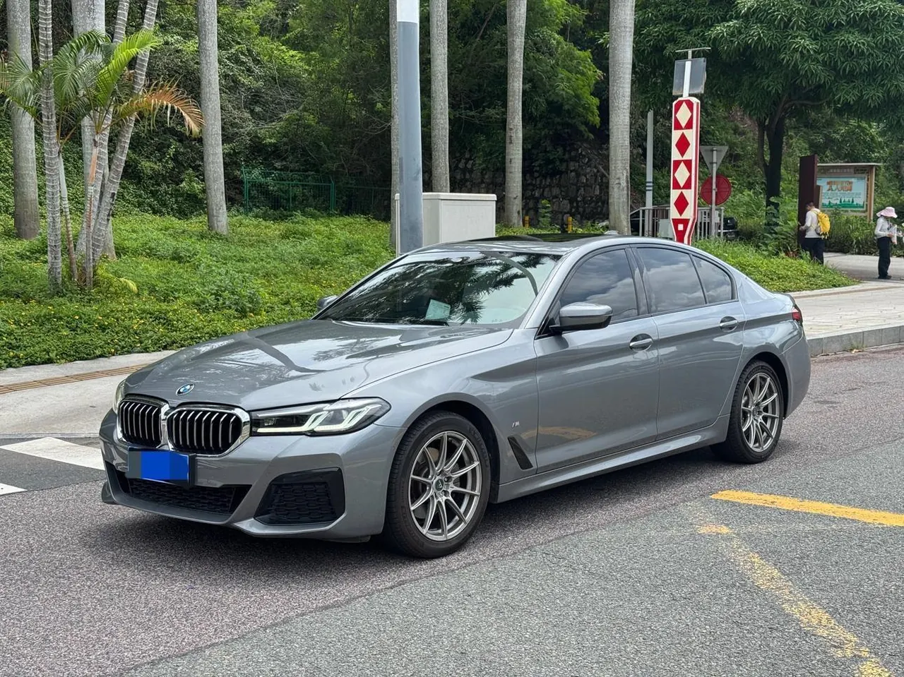 Open image lightbox: BMW 5 Series (Imported) 2022 525i 2.0T M Sports Suit (Modified 2) Automatic Gear