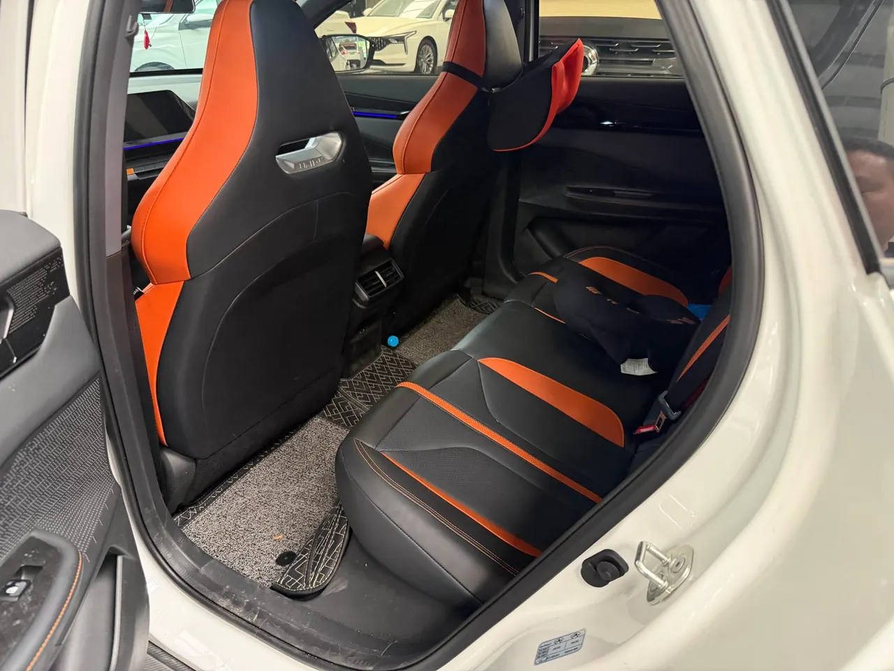 ChangAn 2024 UNI-V 1.5T Distinguished Sports Automatic 3