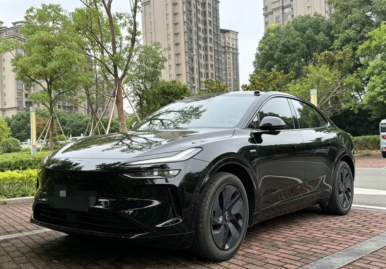 Открыть галерею: ONVO 2024 L60 60kwh rear drive version automatic gear