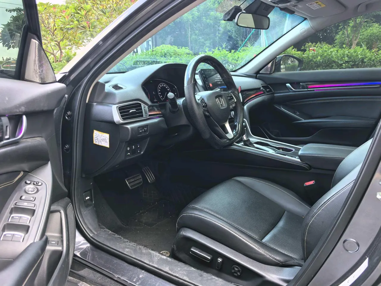 Honda 2022 10th Generation Accord 1.5T Stepless 260TURBO Magic Night Premium Edition Automatic Gear 3