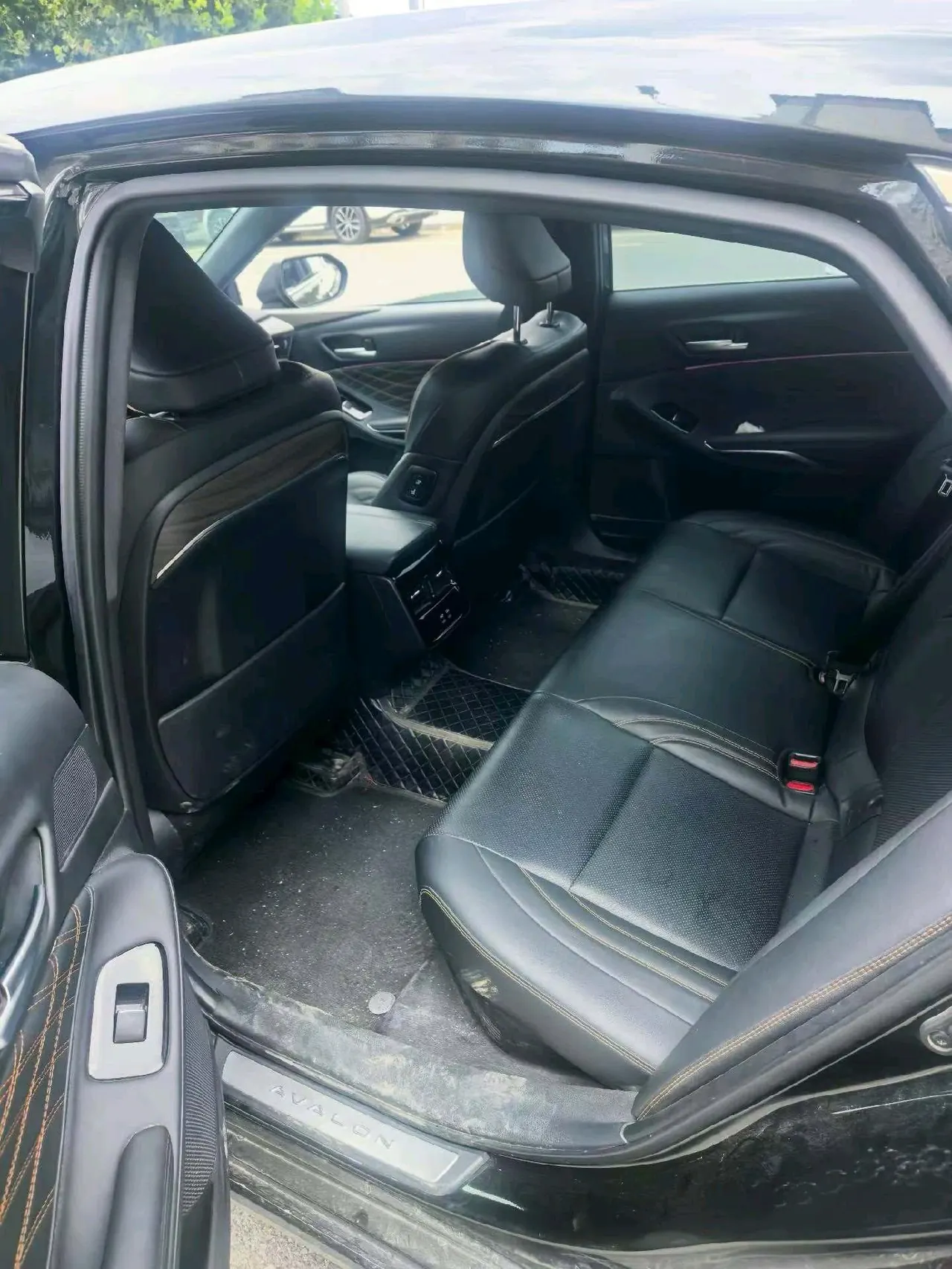 Toyota 2024 Asian Dragon Double Engine 2.5 Stepless XLE Premium Automatic Gear 3