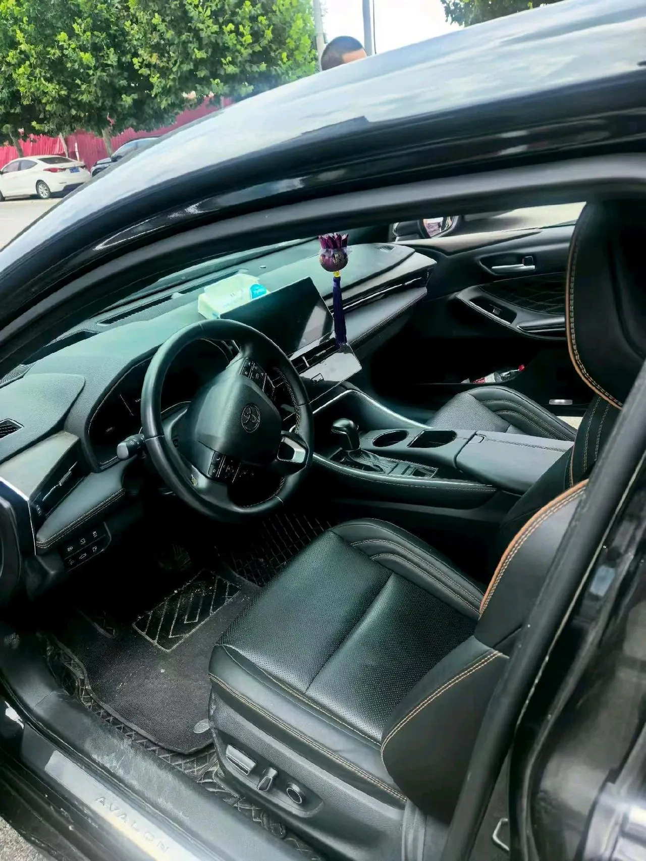 Toyota 2024 Asian Dragon Double Engine 2.5 Stepless XLE Premium Automatic Gear 4