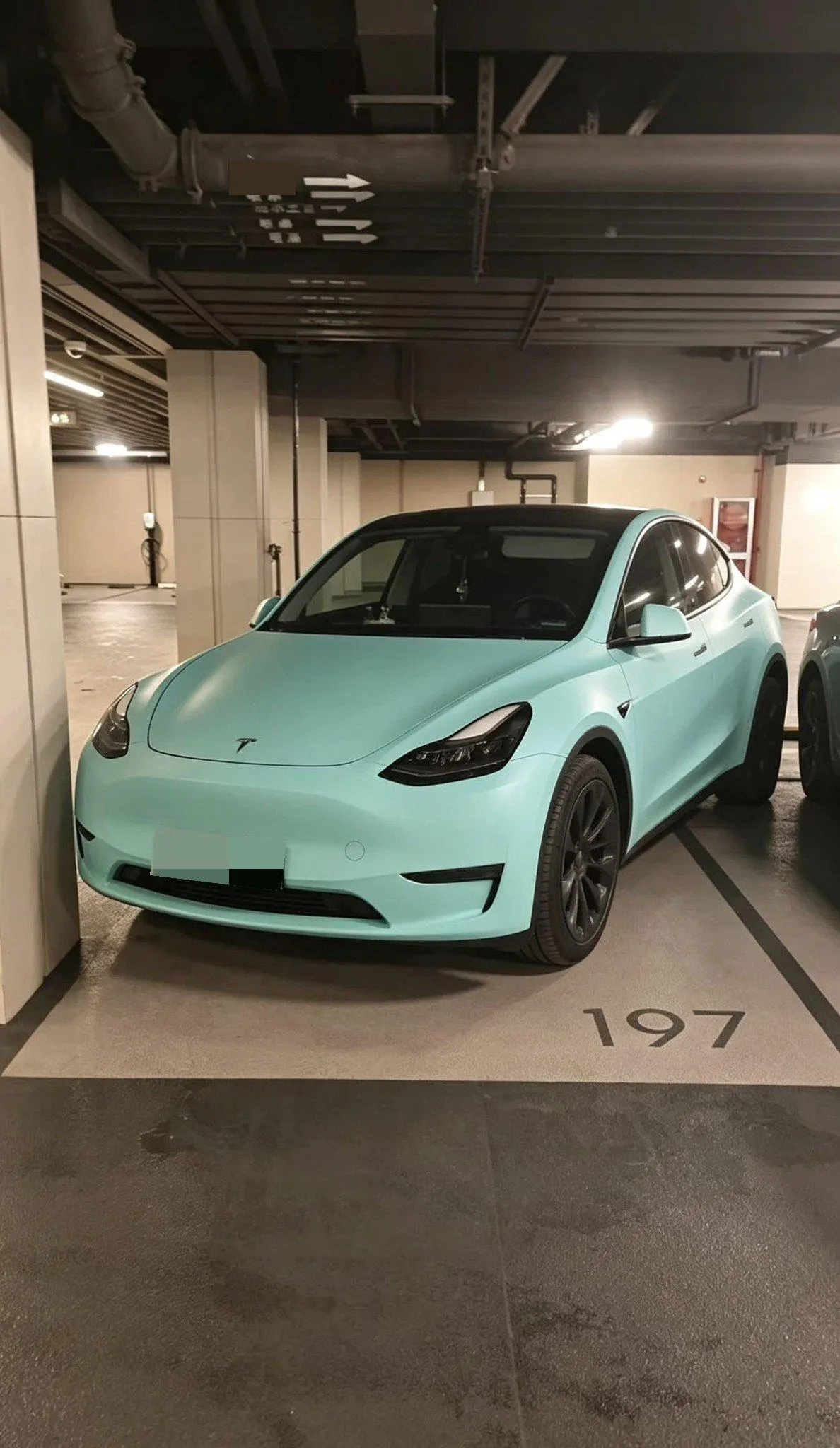 Tesla 2021 Model Y long endurance all-wheel drive version automatic transmission - View 1