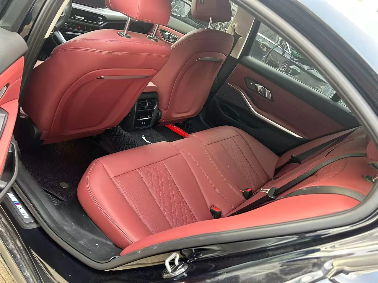 BMW 3 Series 2025 330Li 2.0T M Sports Obsidian Night Suit Automatic Gear 7