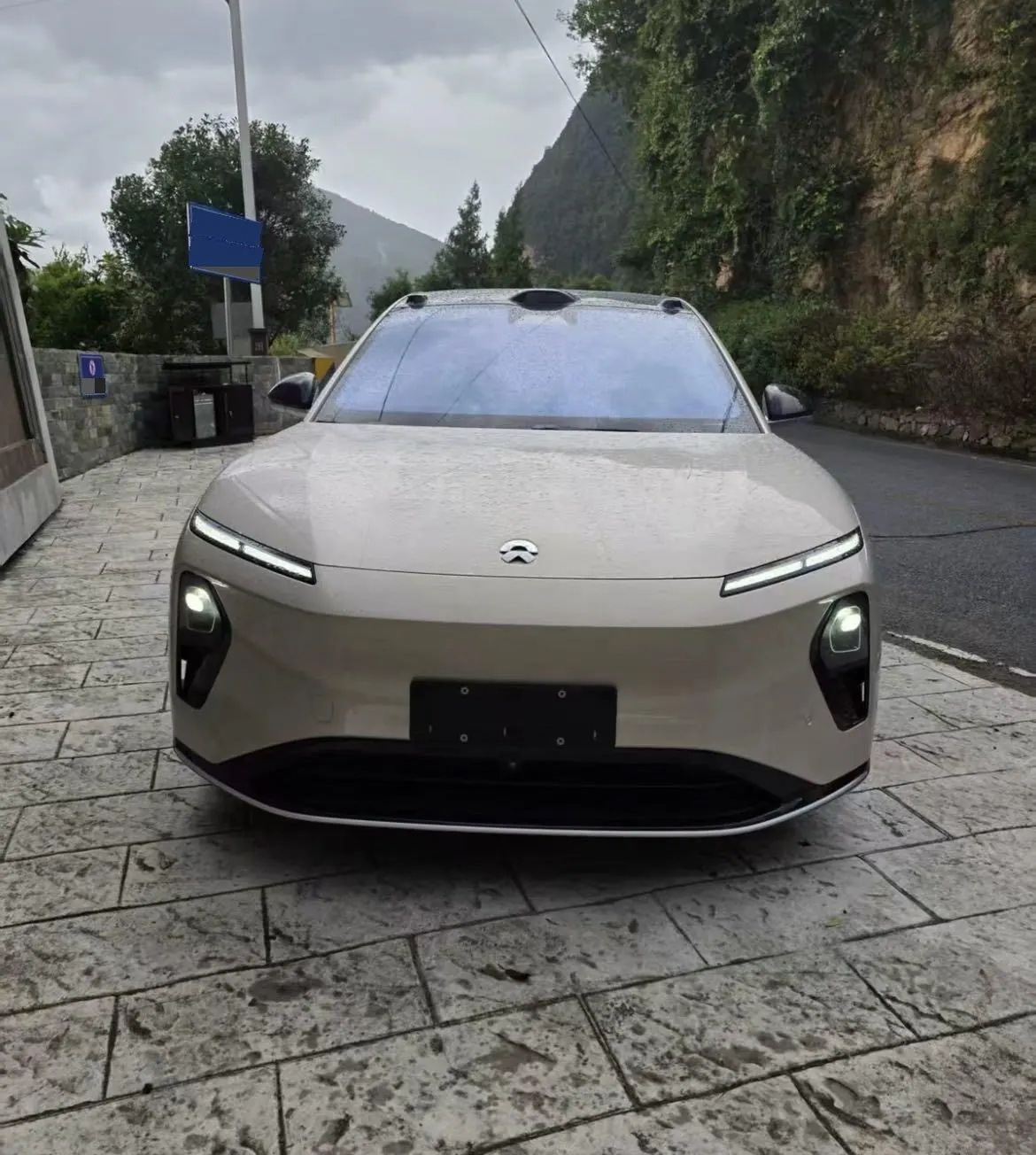 NIO 2025 ET 9 100kWh automatic gear 2