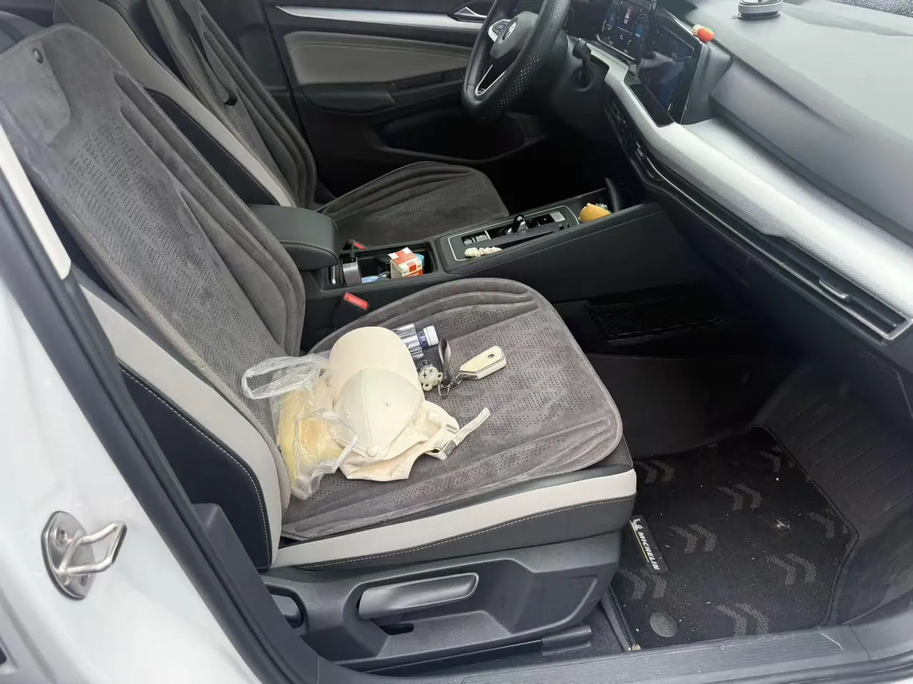 Volkswagen 2021 Golf 8 PRO 1.4TSI 280TSI Automatic 2