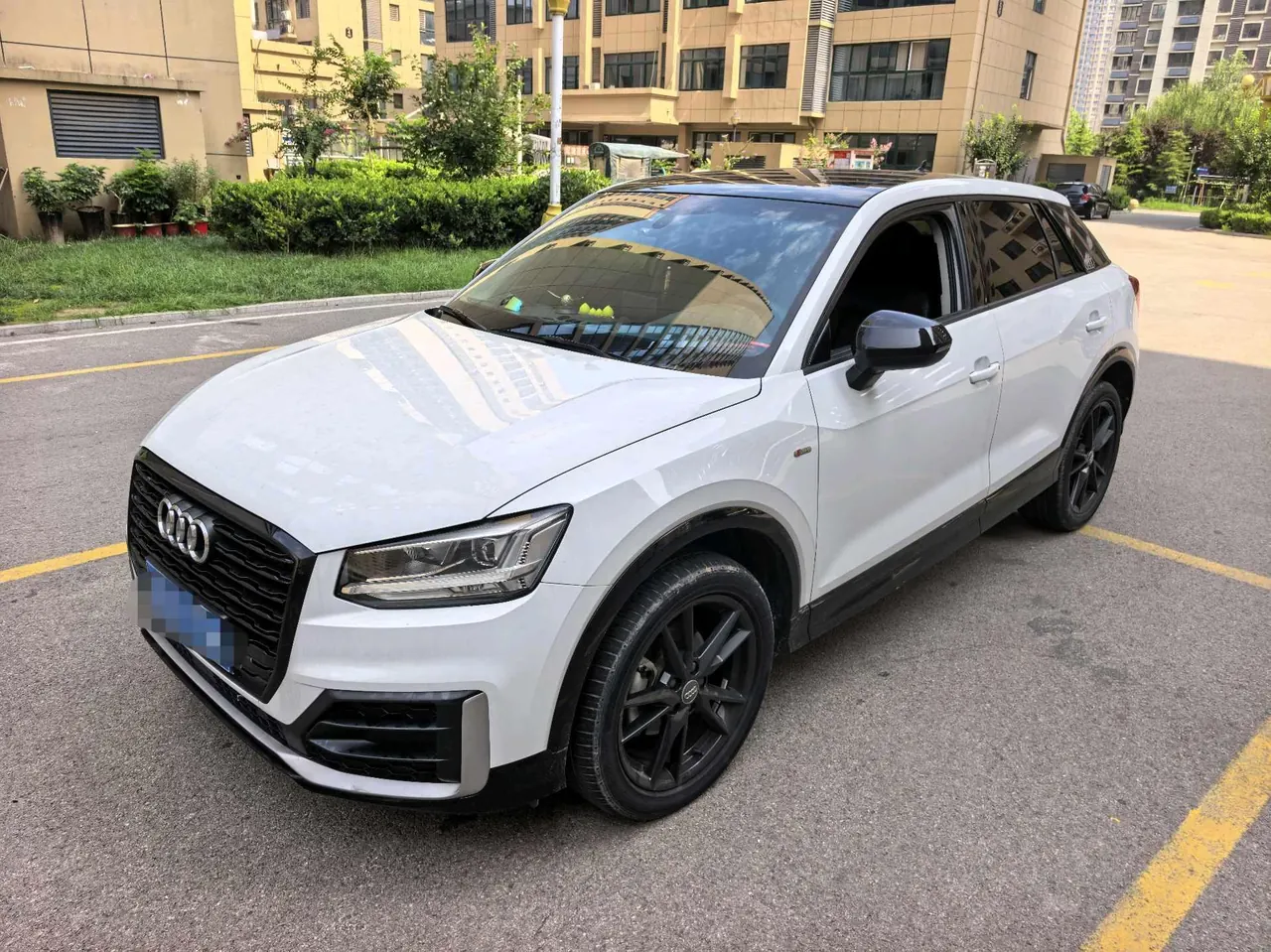 Открыть галерею: Audi 2021 Q2L 1.4TFSI 35TFSI Fashion Elegant Automatic