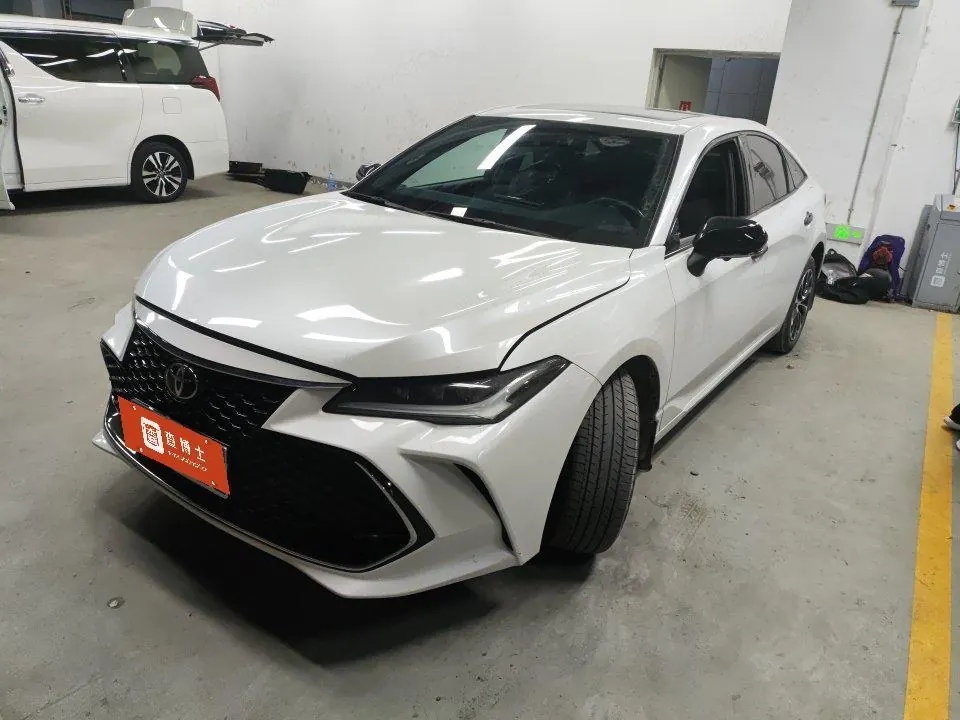 Открыть галерею: Toyota 2023 Asian Dragon 2.5 Deluxe Edition Automatic