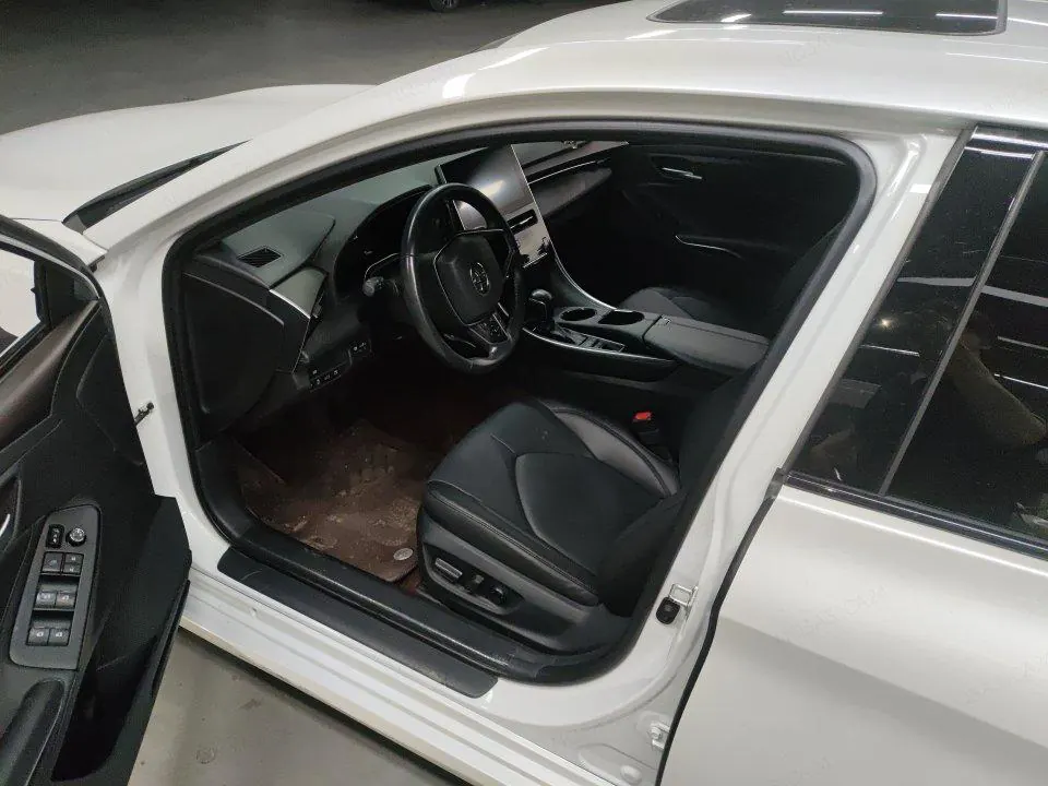 Toyota 2023 Asian Dragon 2.5 Deluxe Edition Automatic 5