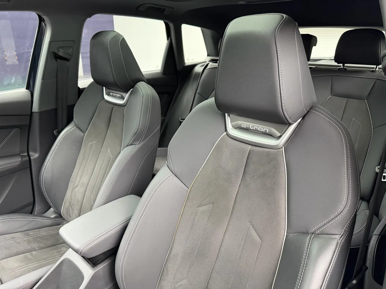 Audi 2022 Q4 e-tron 40 Creation Edition Automatic Gear 10