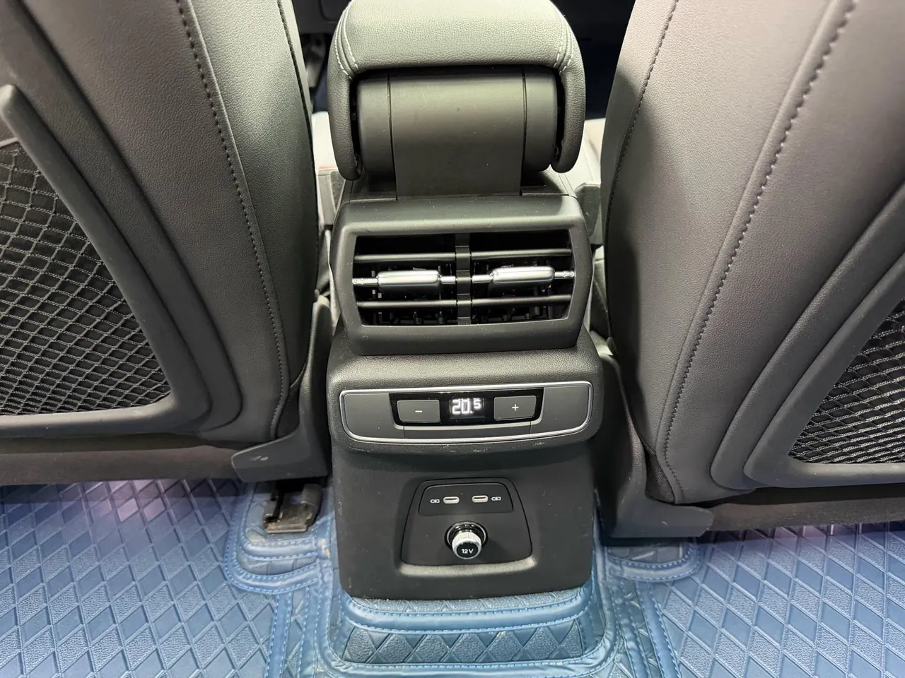 Audi 2022 Q4 e-tron 40 Creation Edition Automatic Gear 13