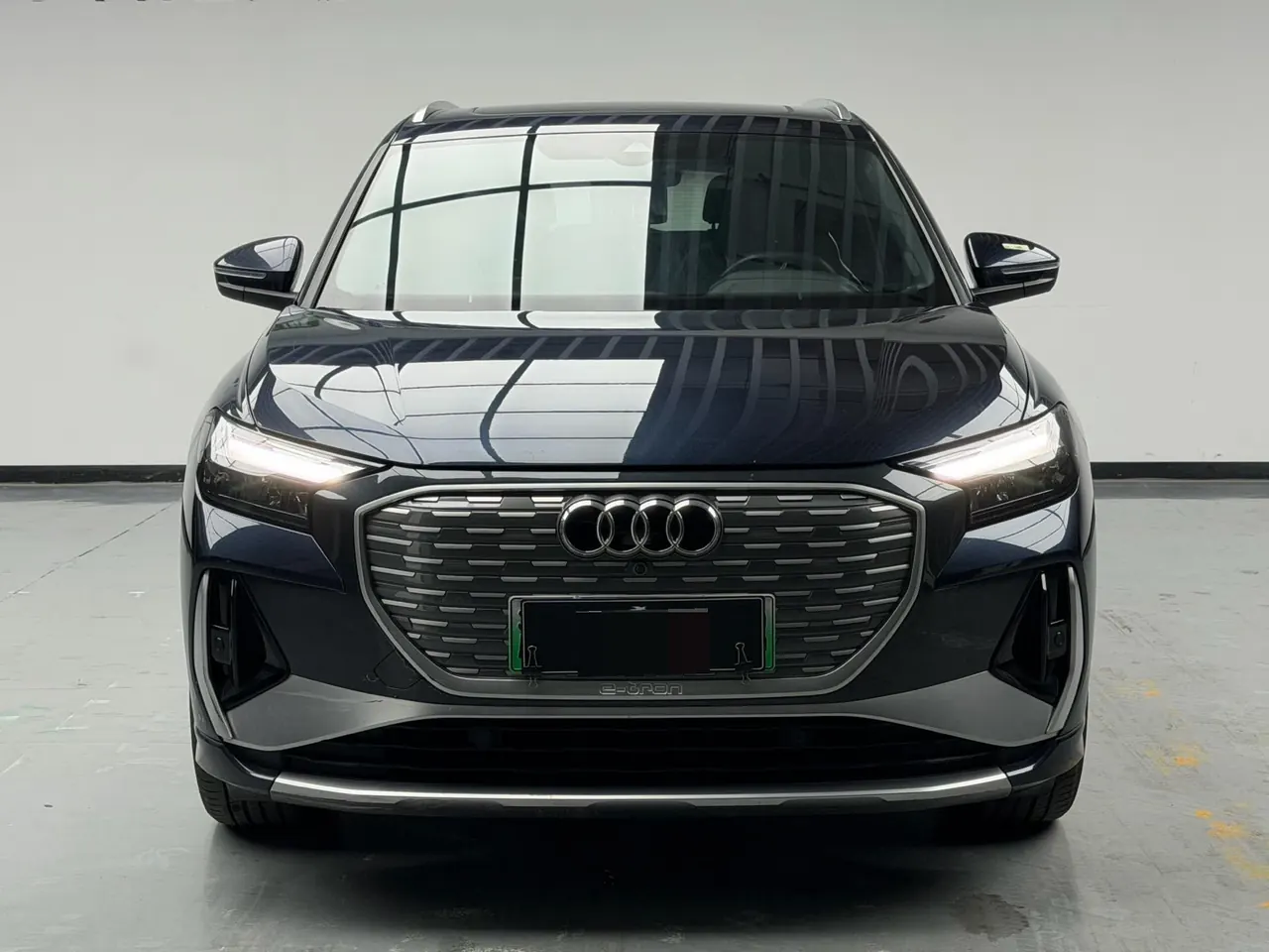Audi 2022 Q4 e-tron 40 Creation Edition Automatic Gear 2