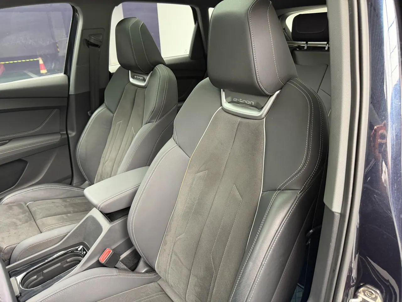 Audi 2022 Q4 e-tron 40 Creation Edition Automatic Gear 9