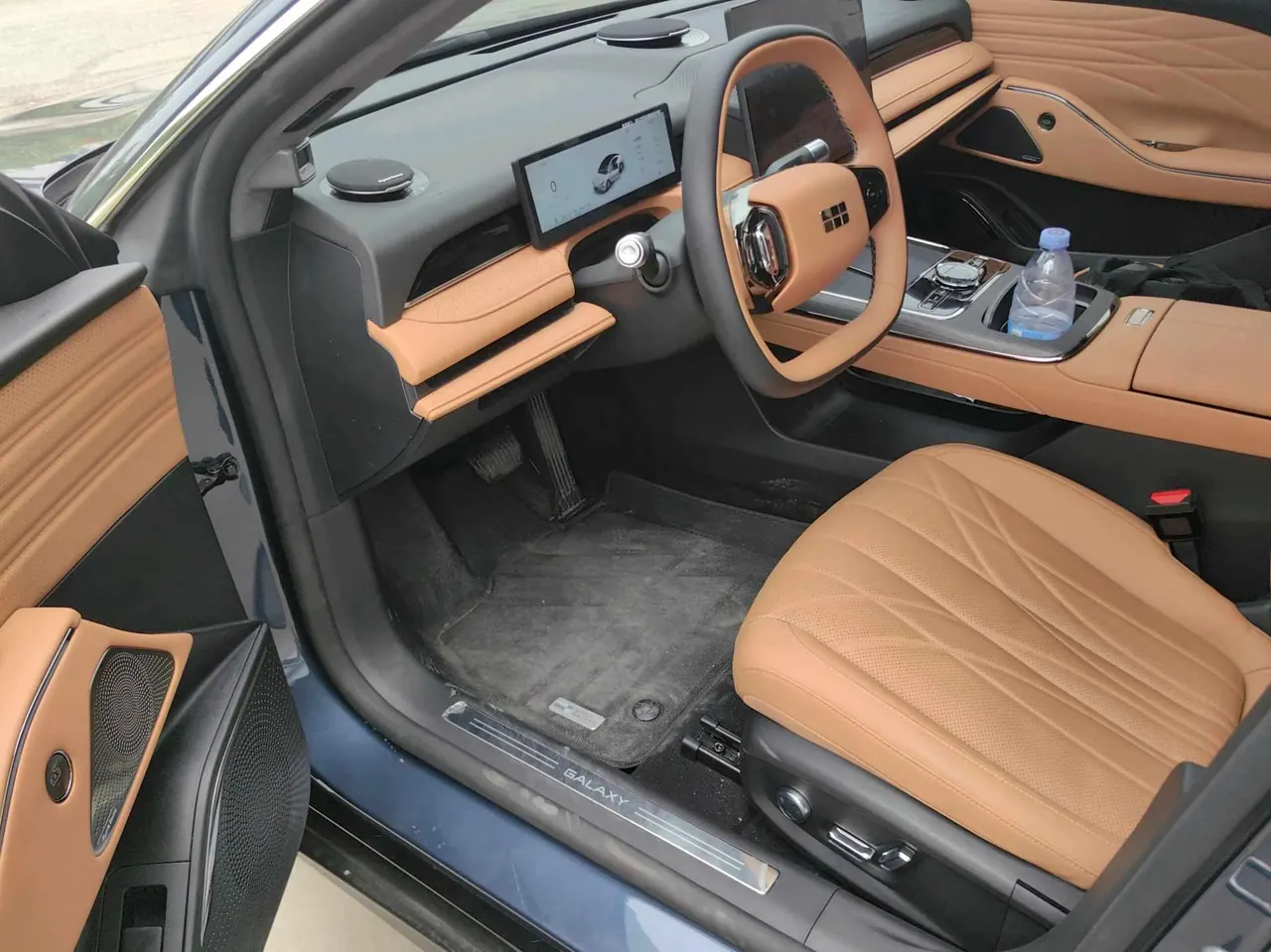 Geely Galaxy 2025 xingyao 8 EM-P 1.5T 130km exploration version automatic gear 3