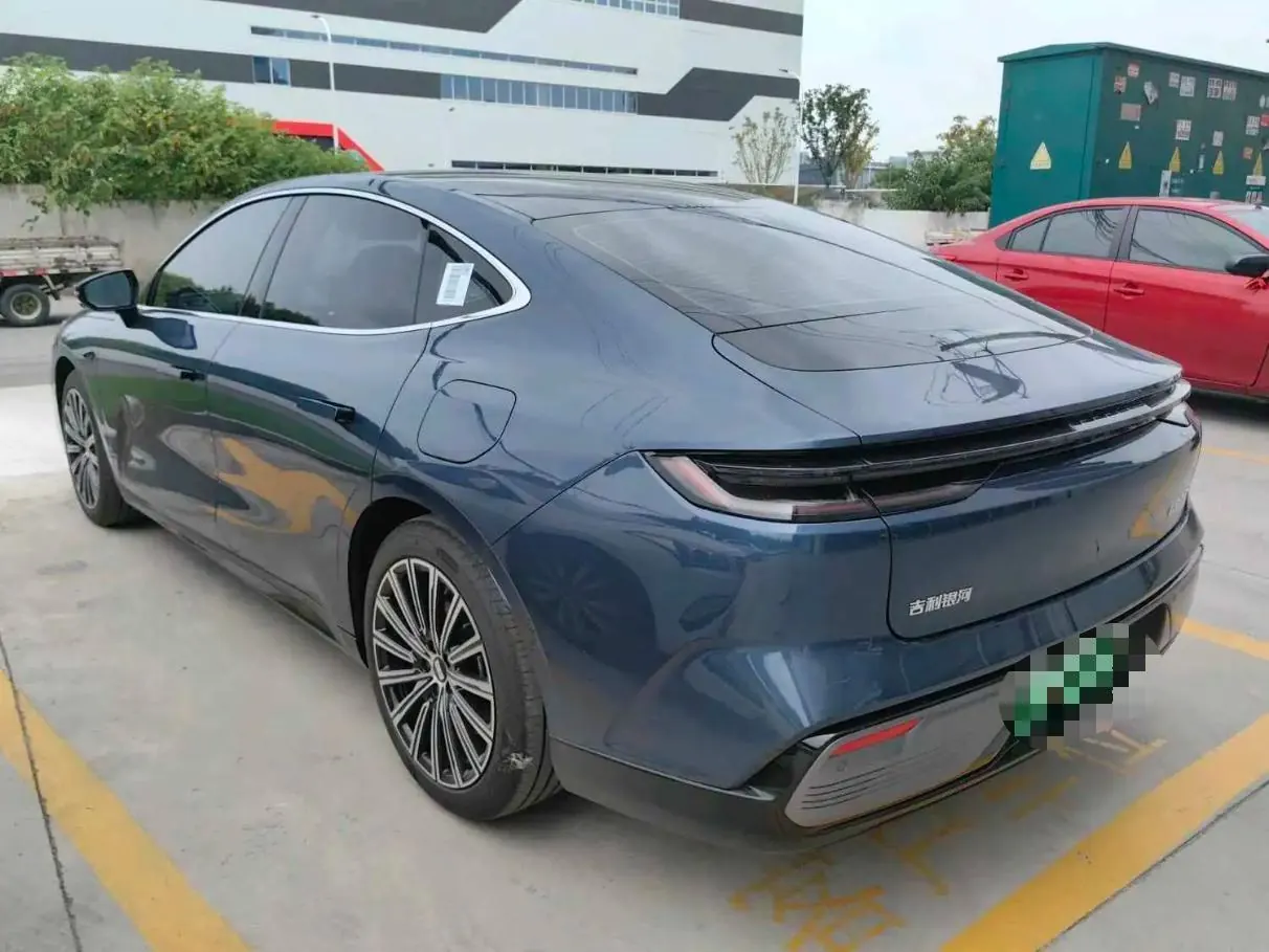 Geely Galaxy 2025 xingyao 8 EM-P 1.5T 130km exploration version automatic gear 6