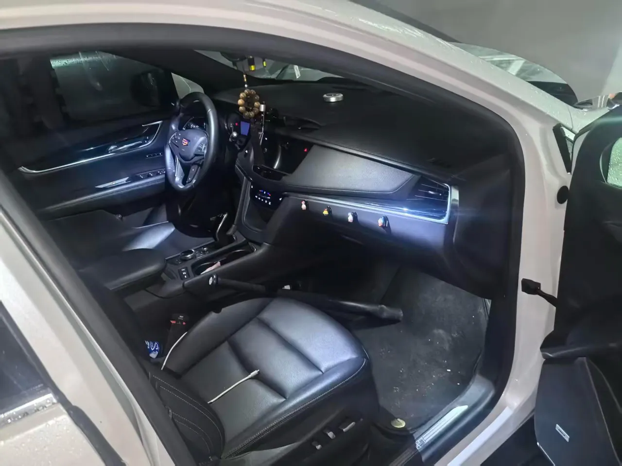 Cadillac 2021 XT5 2.0T 28T Luxury Automatic Gear 4