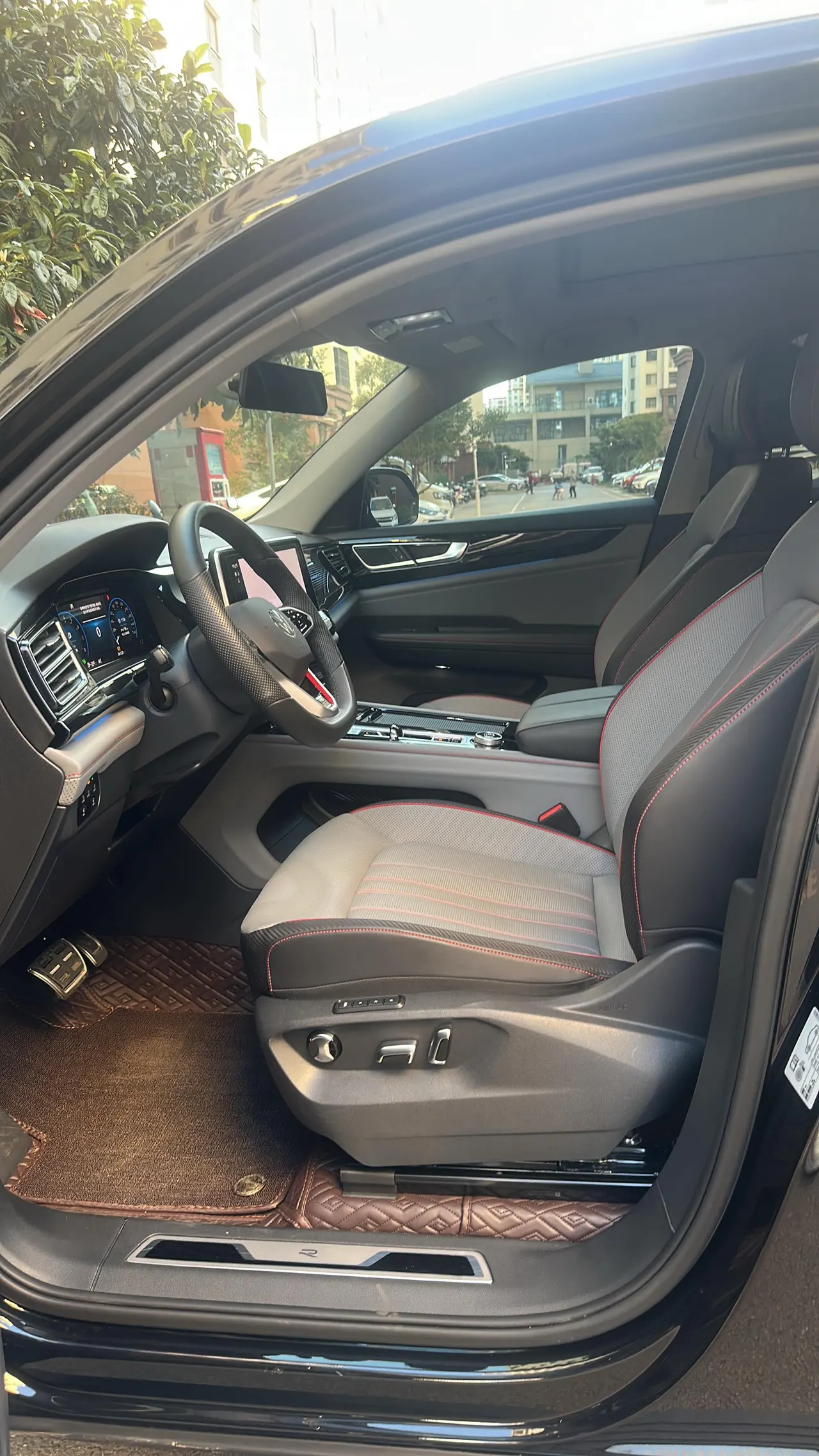 Volkswagen 2024 Tuang X 2.0TSI 380TSI Four-wheel Drive Dragon Yao Edition Automatic Gear 3