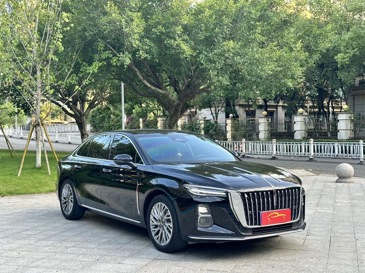 HongQi 2023 H5 2.0T Zhilian Qi Chang Edition Automatic Gear 3