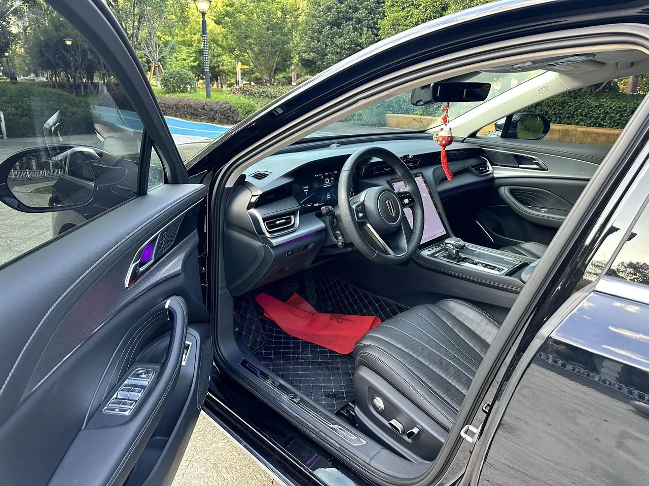 HongQi 2023 H5 2.0T Zhilian Qi Chang Edition Automatic Gear 4
