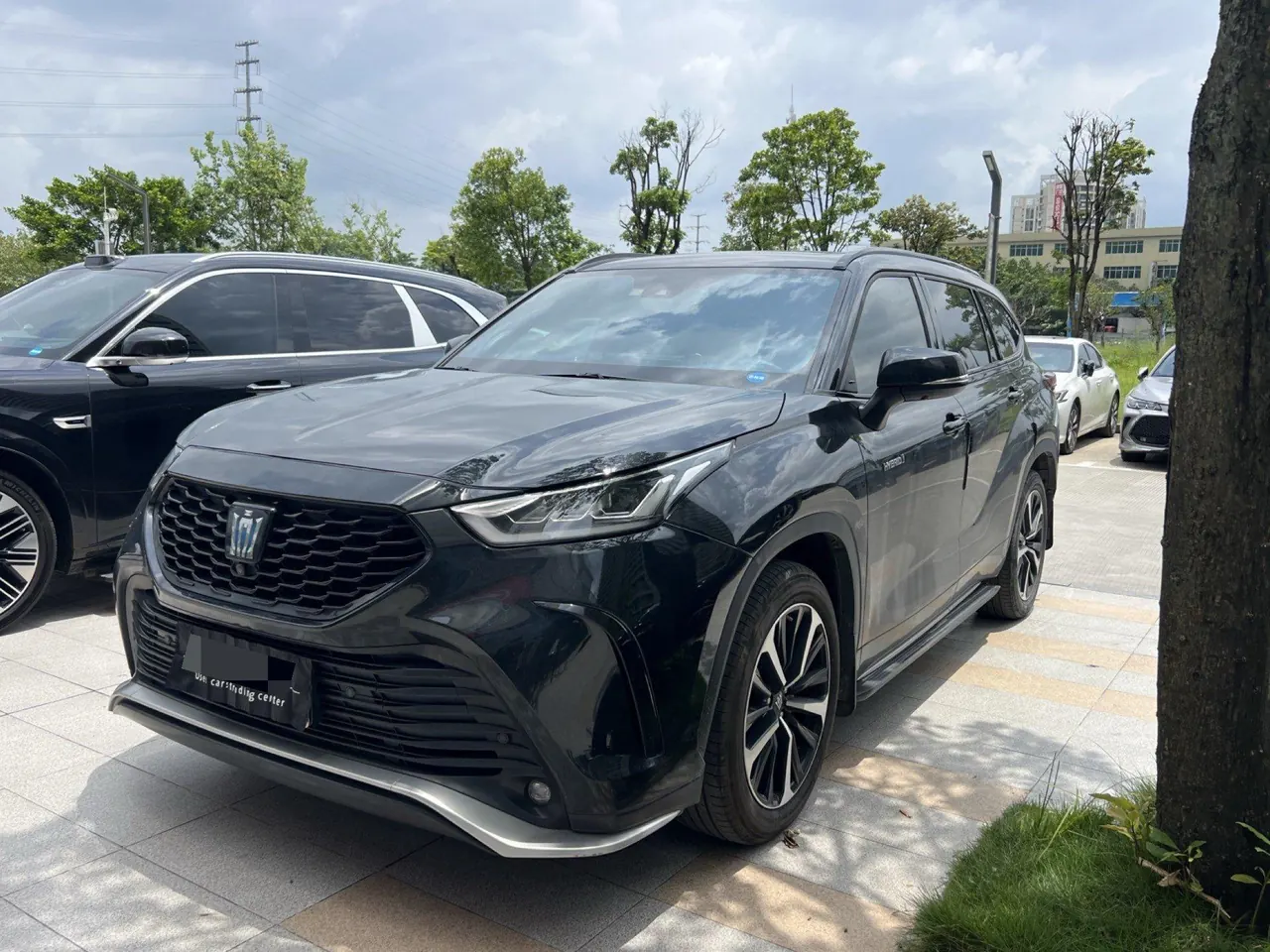 打开图片灯箱:Toyota 2023 Crown Land Release 2.5 Stepless Four-wheel Drive Premium Edition Automatic Gear