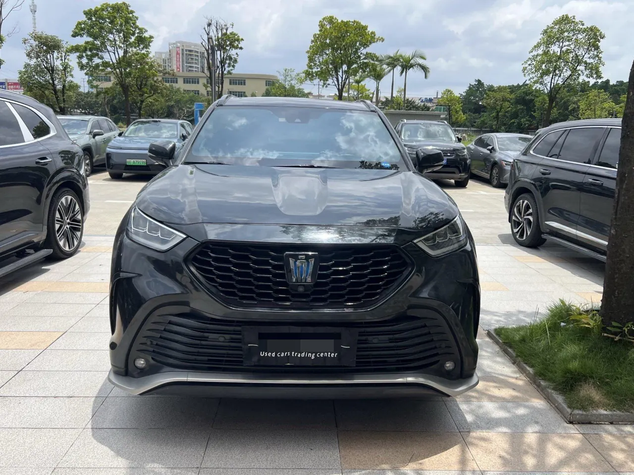Toyota 2023 Crown Land Release 2.5 Stepless Four-wheel Drive Premium Edition Automatic Gear 2