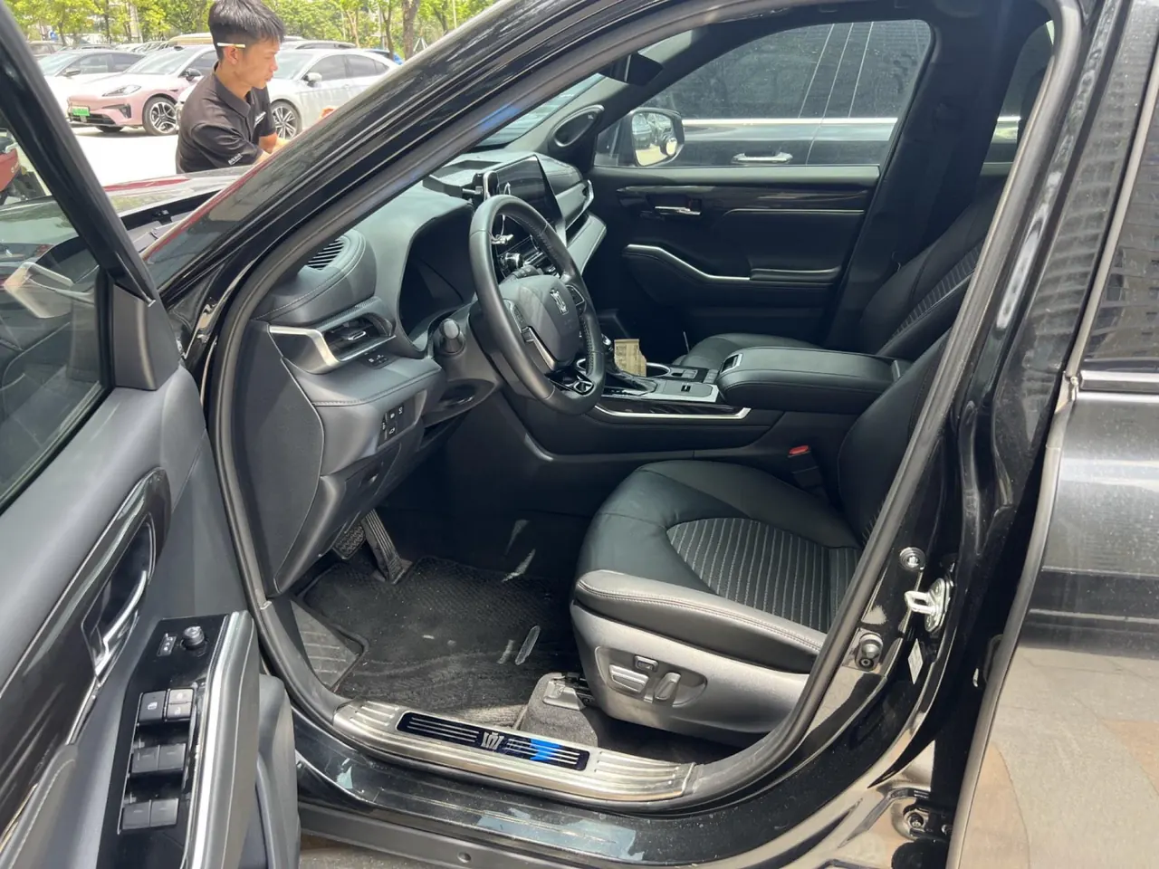 Toyota 2023 Crown Land Release 2.5 Stepless Four-wheel Drive Premium Edition Automatic Gear 4