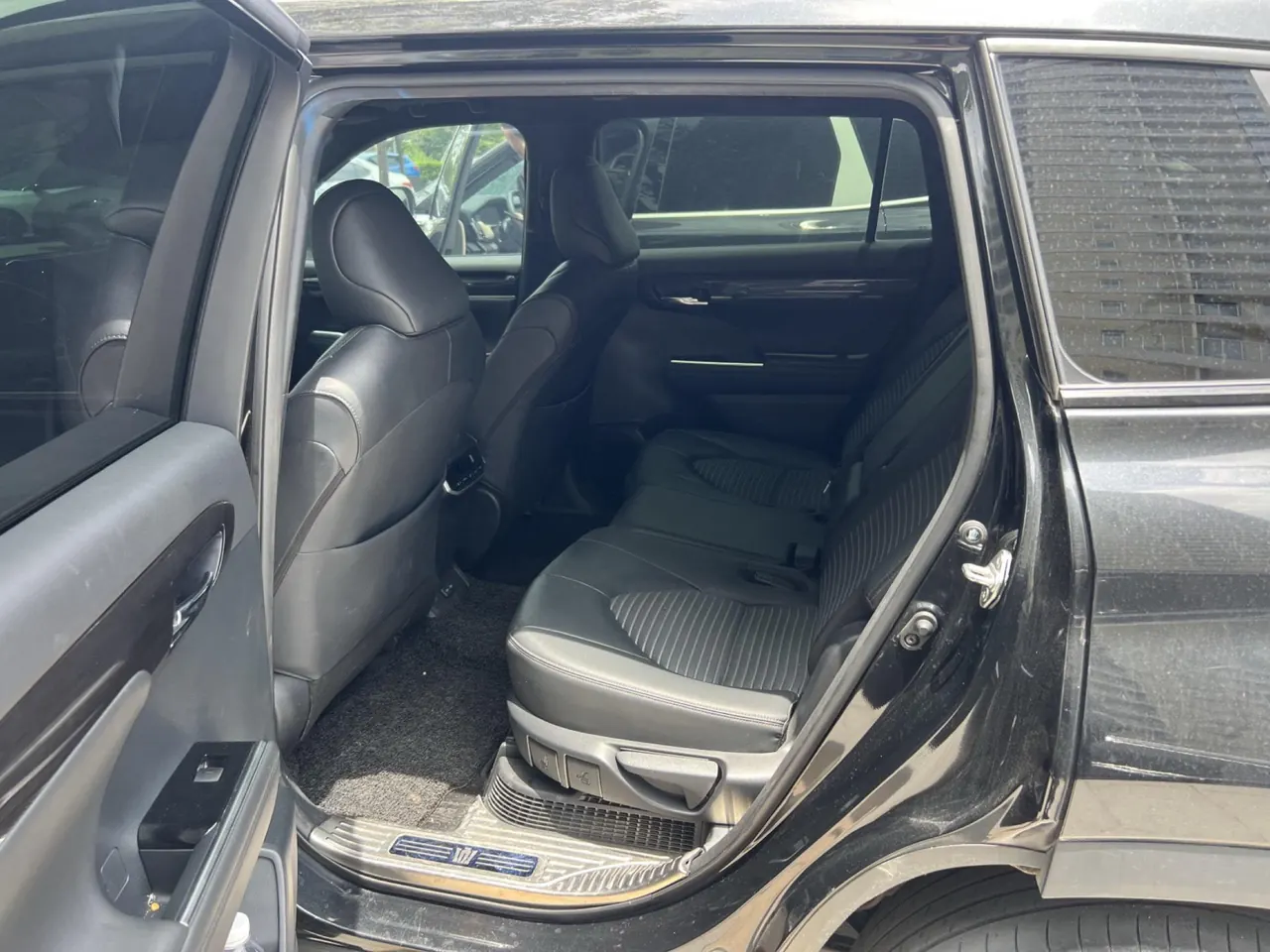 Toyota 2023 Crown Land Release 2.5 Stepless Four-wheel Drive Premium Edition Automatic Gear 6