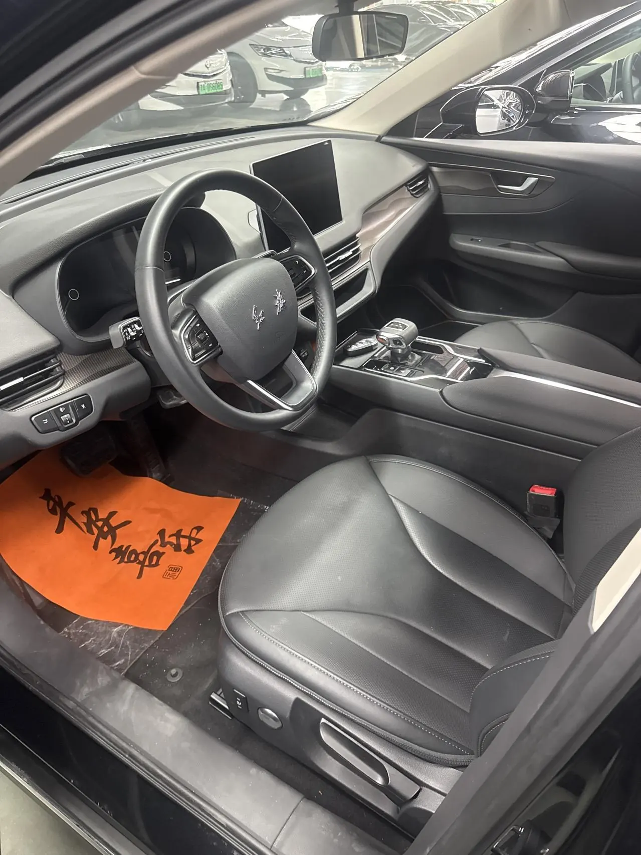 HongQi 2024 E-QM 5 450km Travel Edition Automatic Gear 4