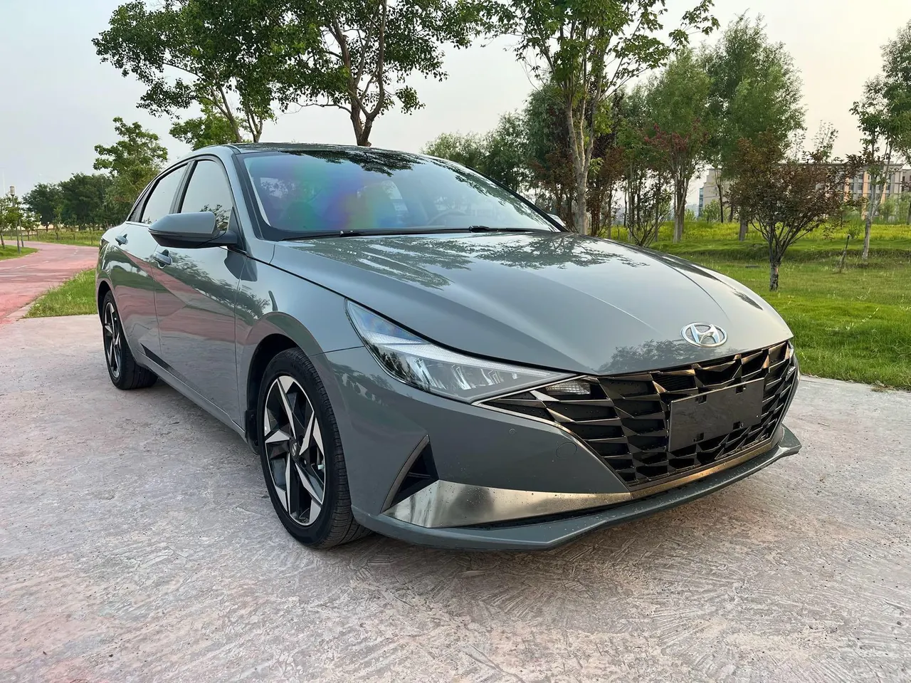Hyundai 2022 Elantra -3-compartment 1.5 stepless LUX premium automatic gear 3