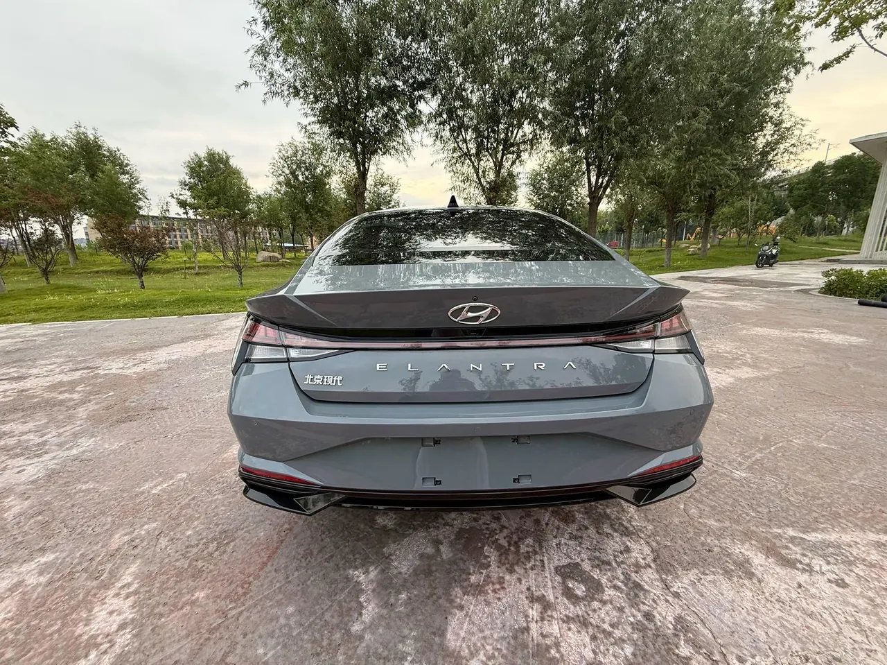 Hyundai 2022 Elantra -3-compartment 1.5 stepless LUX premium automatic gear 5