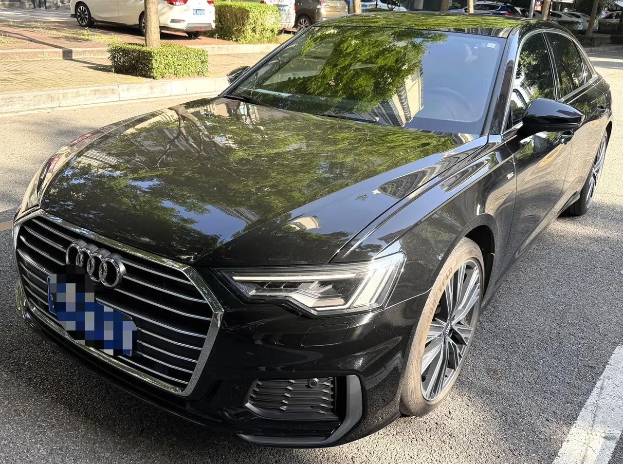 Открыть галерею: Audi 2021 A6L 2.0TFSI 45TFSI Selected Dynamic Automatic