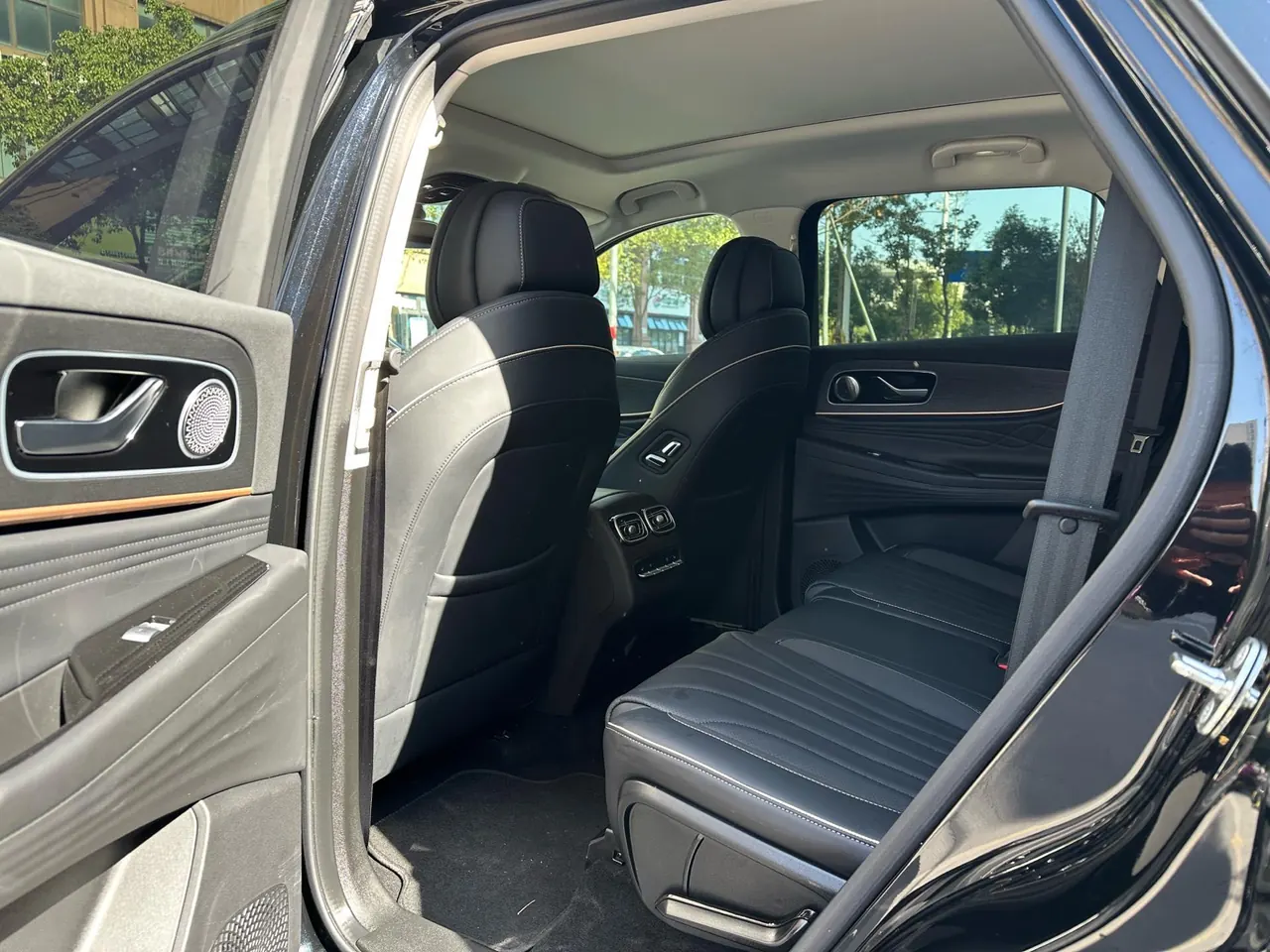 Chery 2023 Ruihu 9 2.0T 400T Two-Drive Deluxe Edition 7-seat Automatic Gear 5