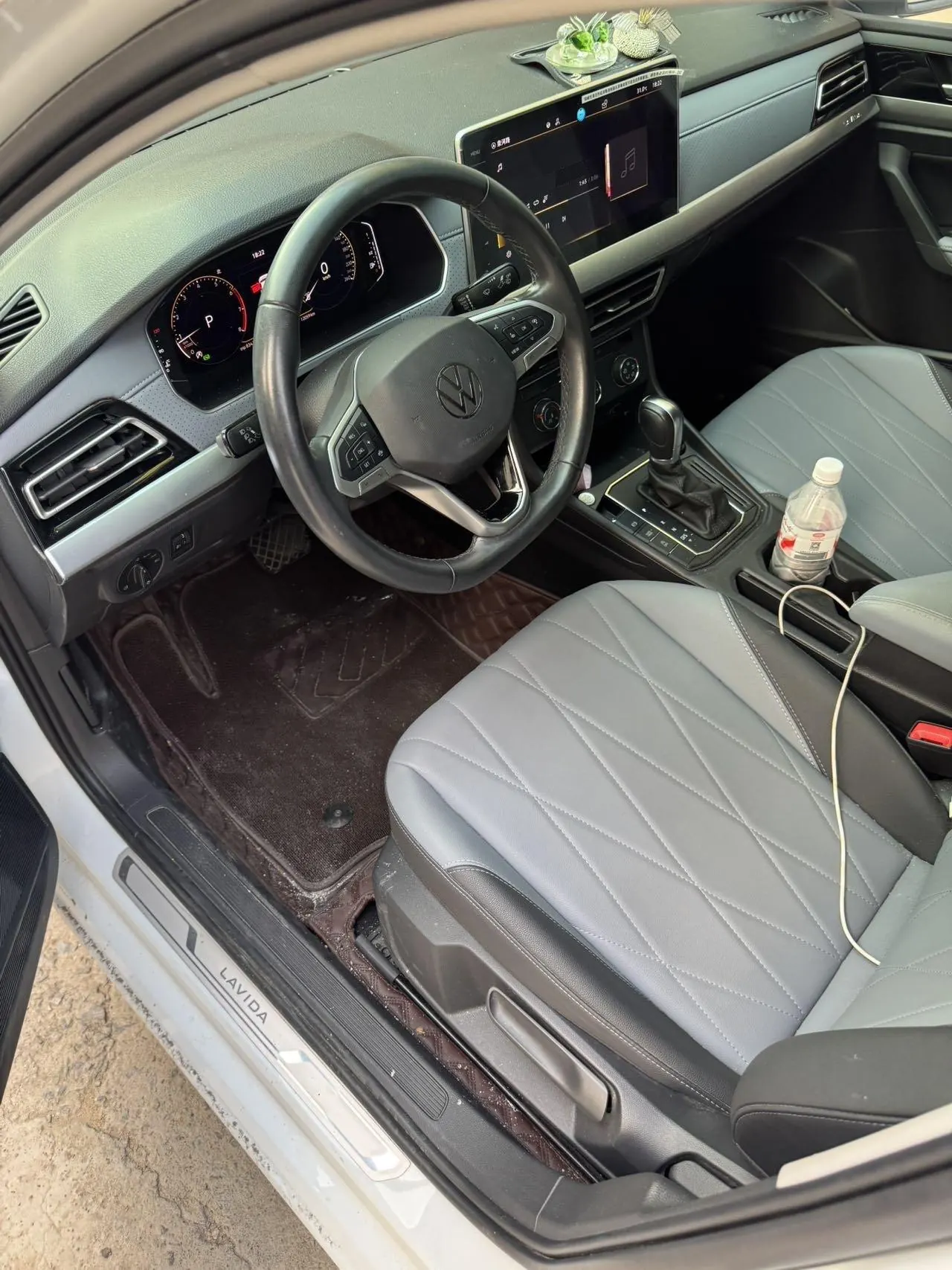 Volkswagen 2023 Lavida 1.5 Escape Edition Automatic Gear 2