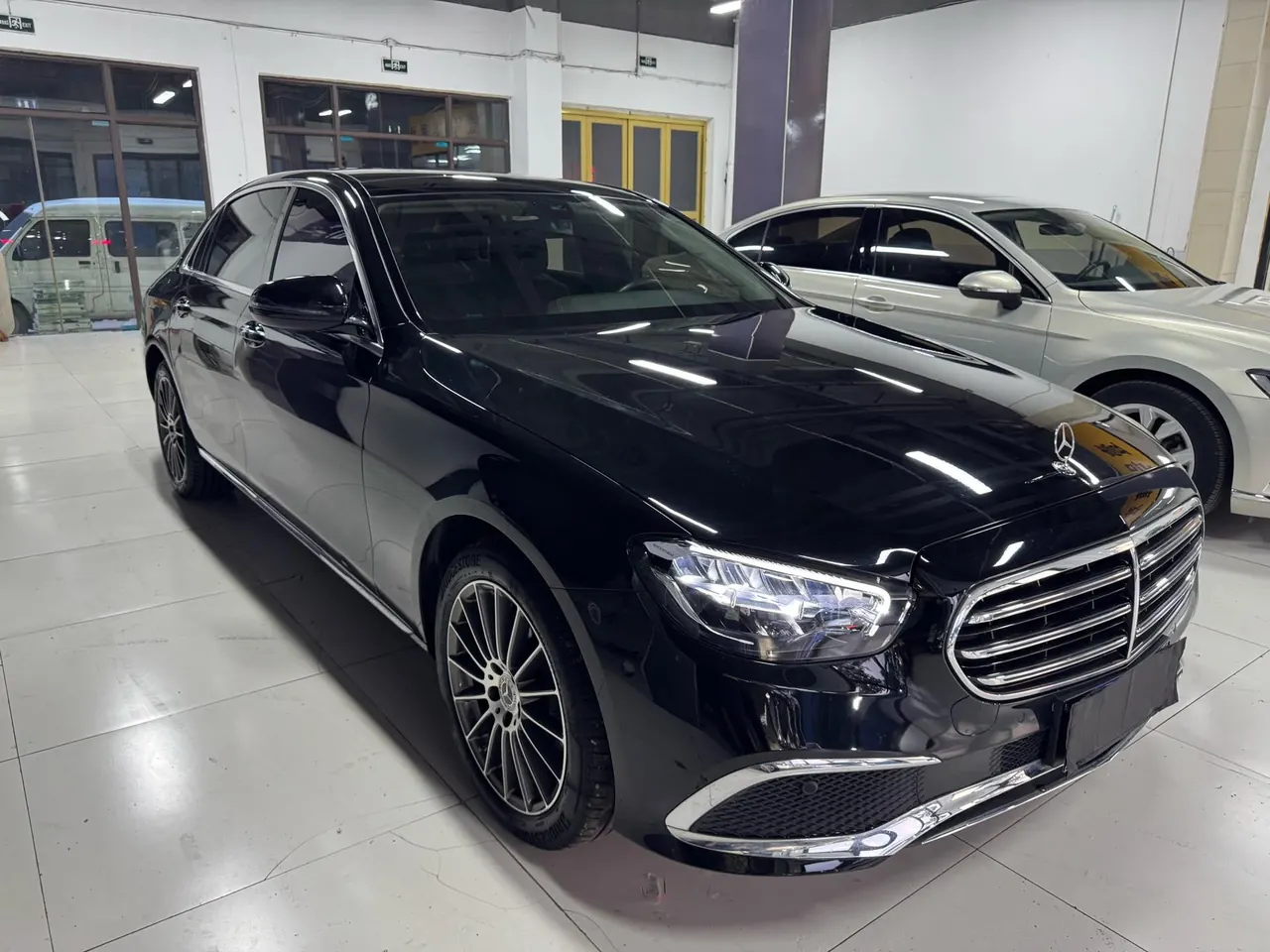 Mercedes Benz E Class 2023 E 260 L 2.0T Automatic 3