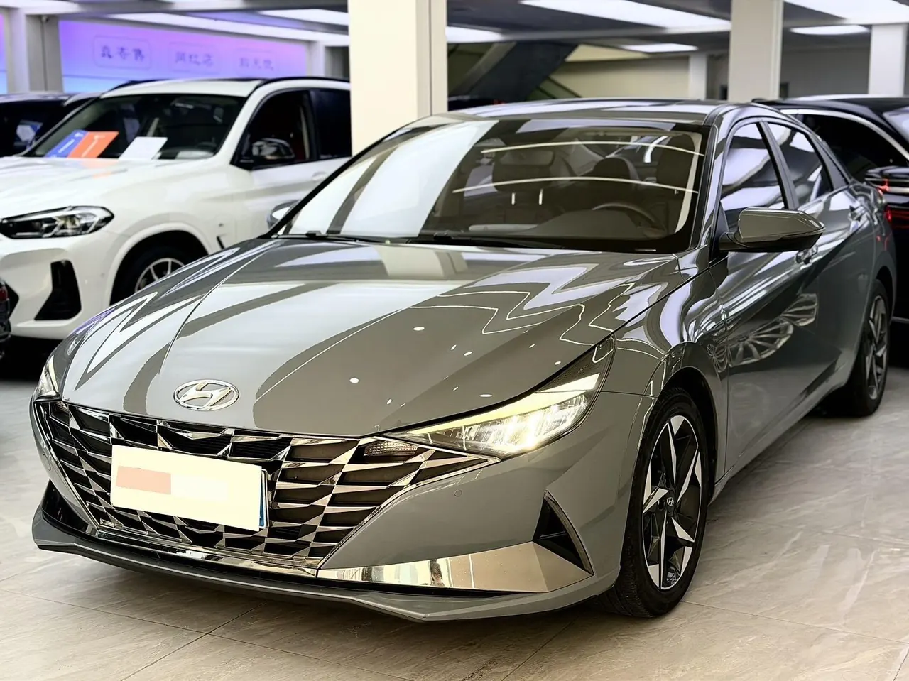 Open image lightbox: Hyundai 2022 Elantra -3-compartment 1.5 stepless LUX premium automatic gear