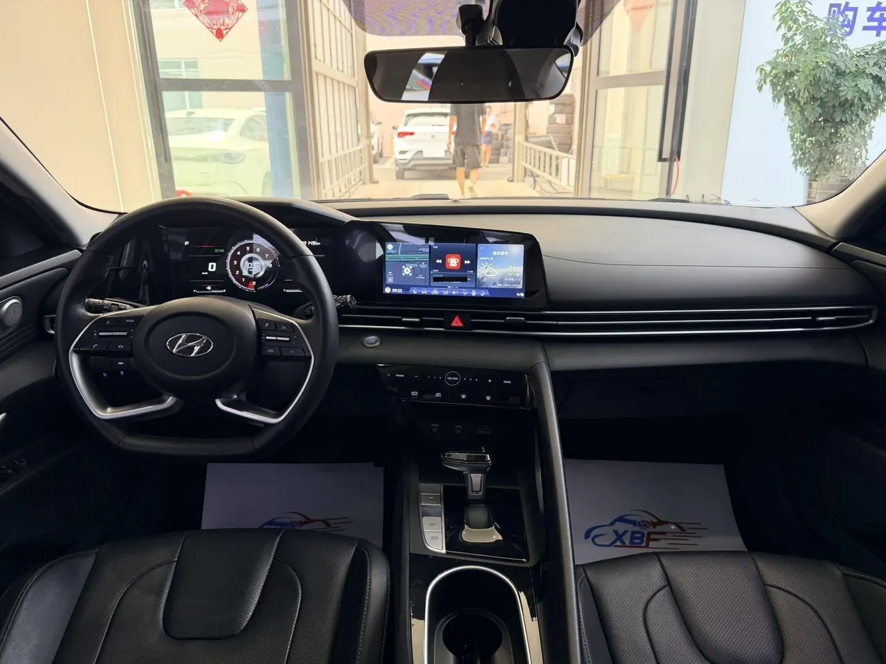 Hyundai 2022 Elantra -3-compartment 1.5 stepless LUX premium automatic gear 4