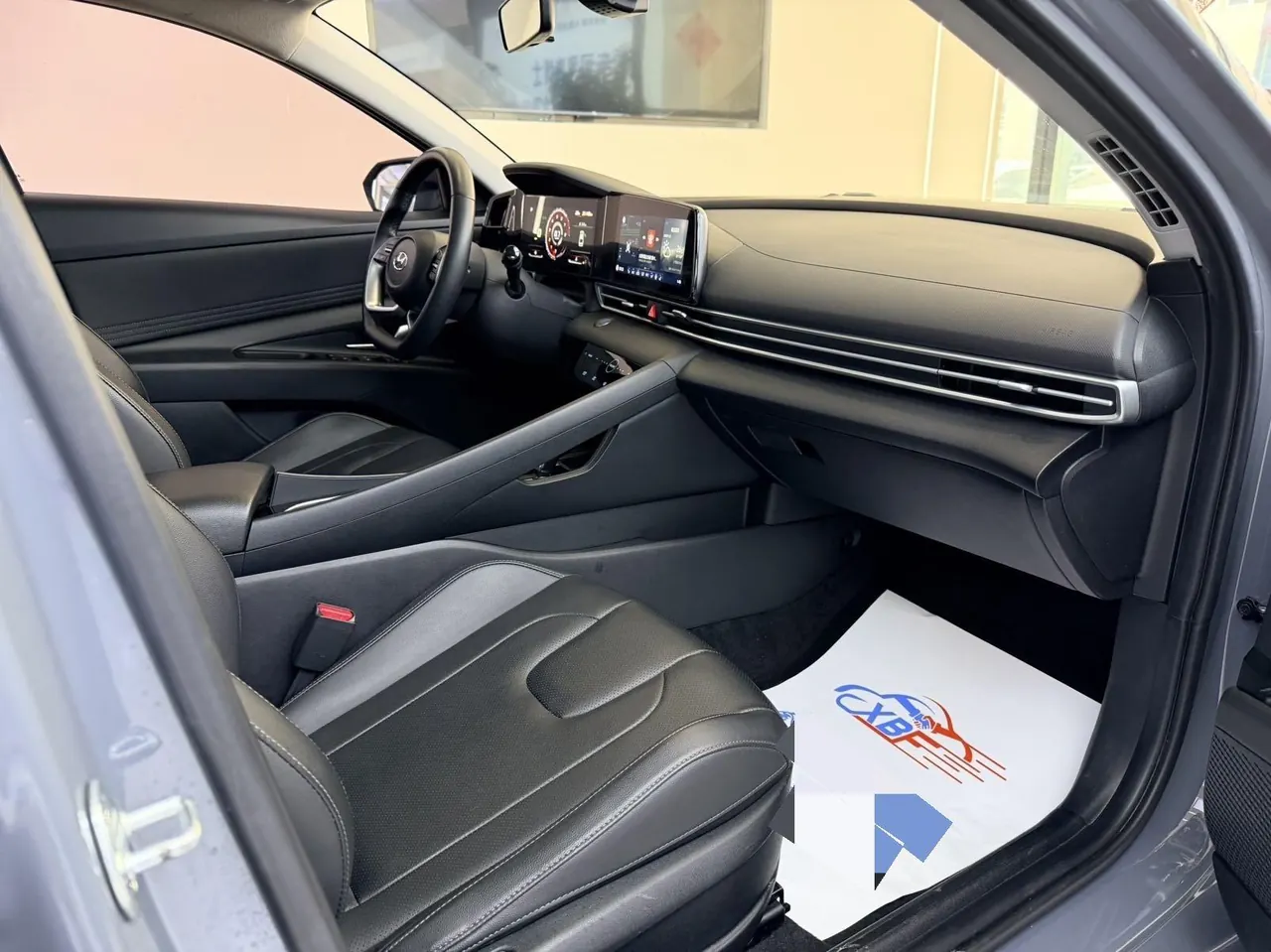 Hyundai 2022 Elantra -3-compartment 1.5 stepless LUX premium automatic gear 5