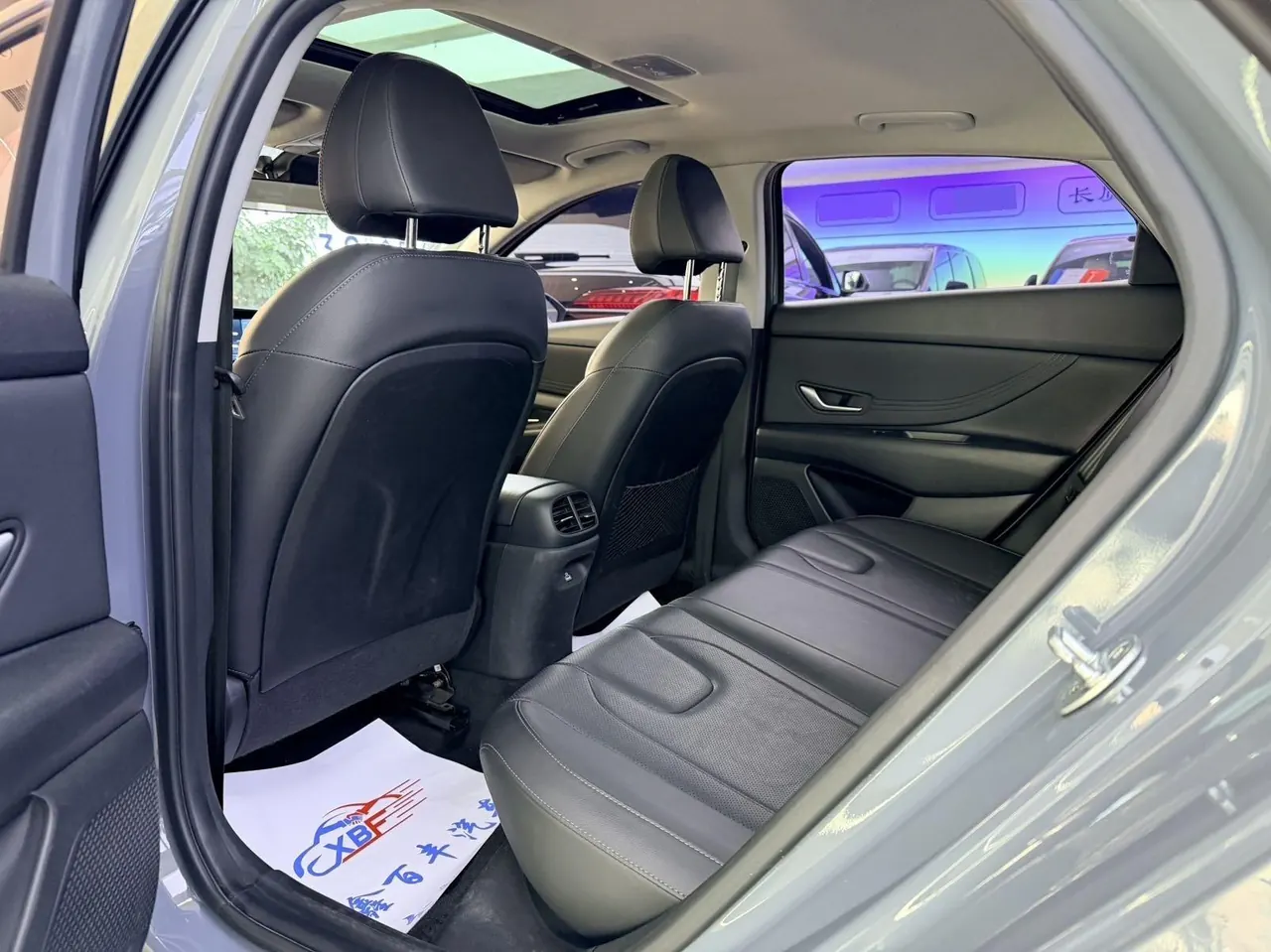 Hyundai 2022 Elantra -3-compartment 1.5 stepless LUX premium automatic gear 6