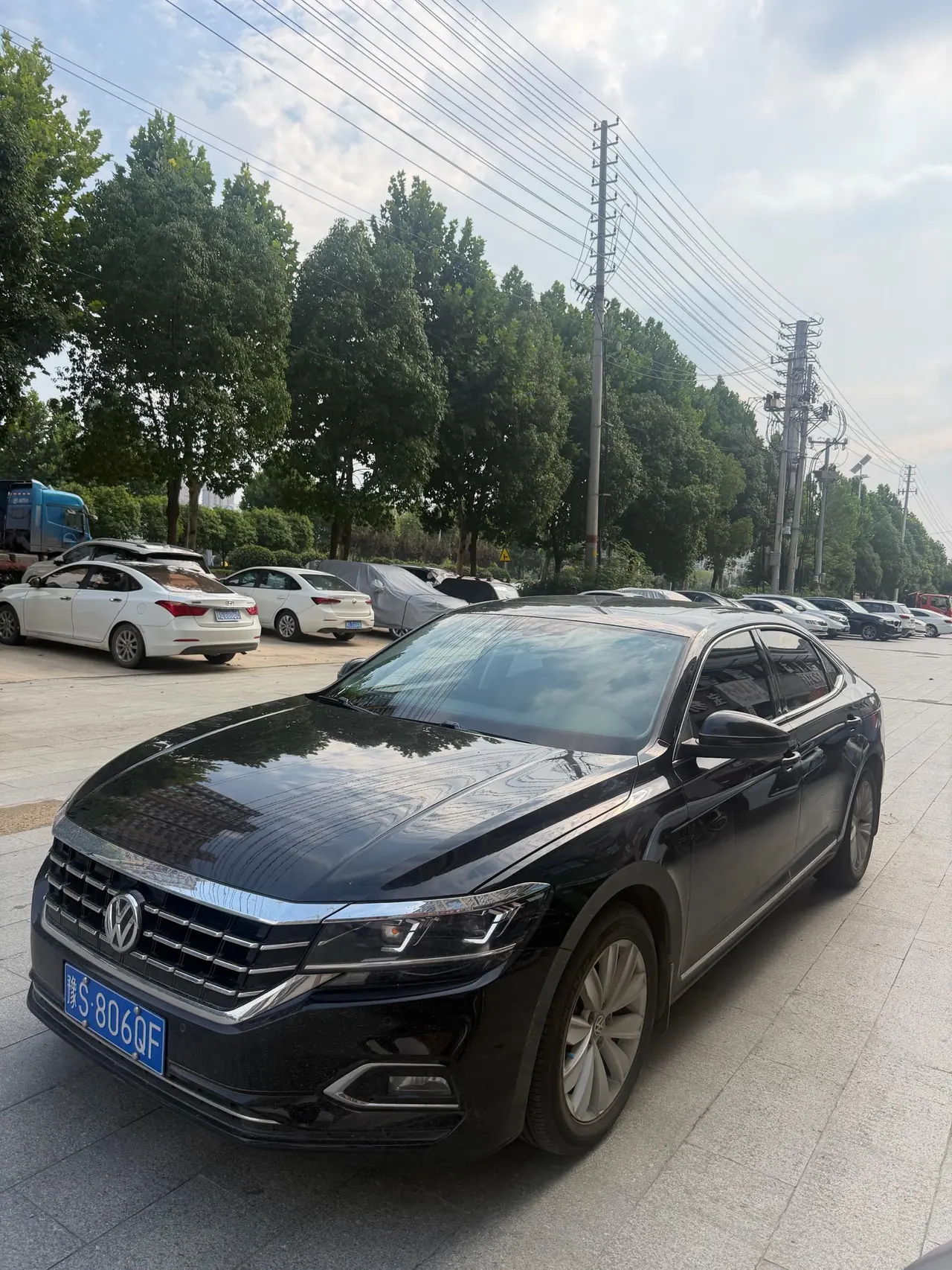 Volkswagen 2021 Passat 2.0TSI 330TSI Elite Edition Automatic - View 1