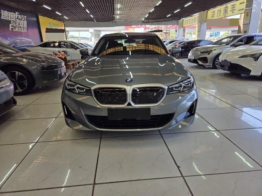 BMW 2022 i3 eDrive 35L automatic gear 2