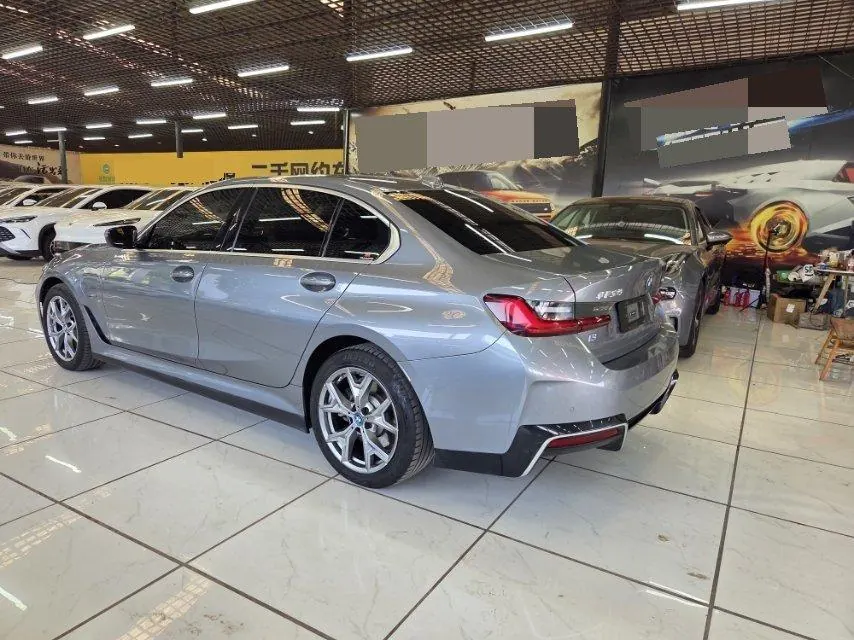 BMW 2022 i3 eDrive 35L automatic gear 8