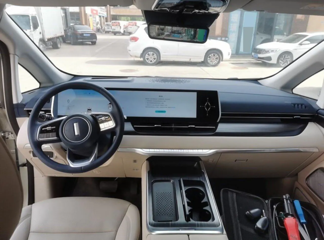 WEY 2024 Alpine PHEV 1.5T Four-wheel Drive Flagship Automatic Gear 2