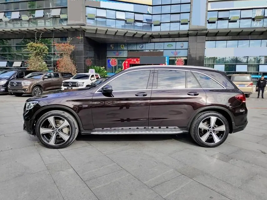 Mercedes Benz 2022 GLC 260 L 4MATIC 2.0T Dynamic (Change 2) Automatic Gear 3