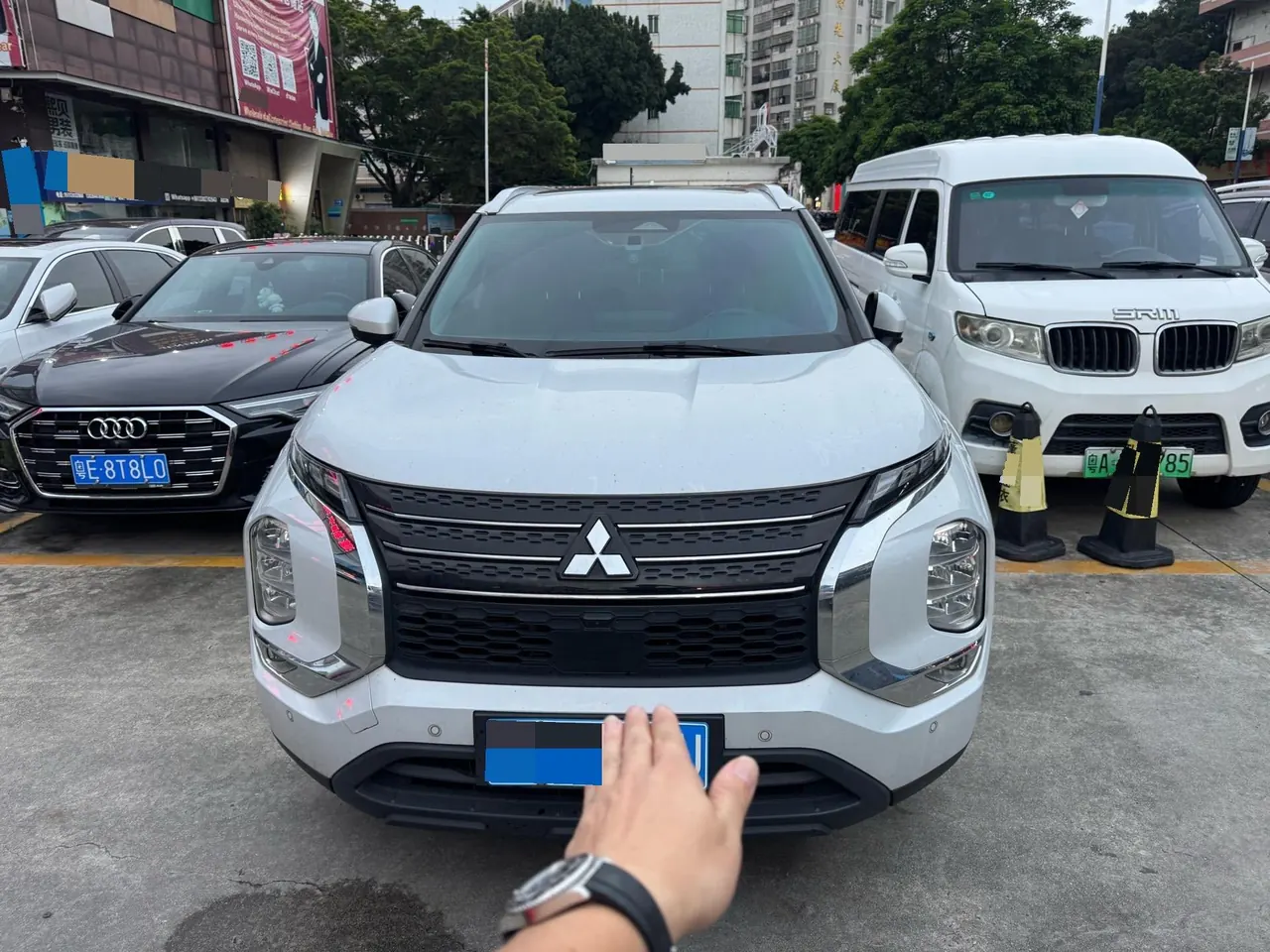 Mitsubishi 2023 Outlander 48V 1.5T Stepless Two-Drive Premium Edition 5-seat Automatic Gear 2