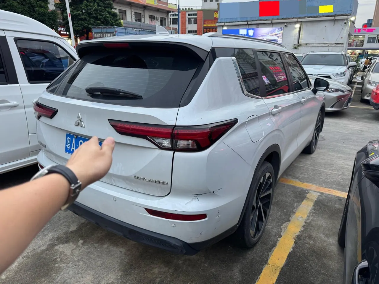 Mitsubishi 2023 Outlander 48V 1.5T Stepless Two-Drive Premium Edition 5-seat Automatic Gear 3