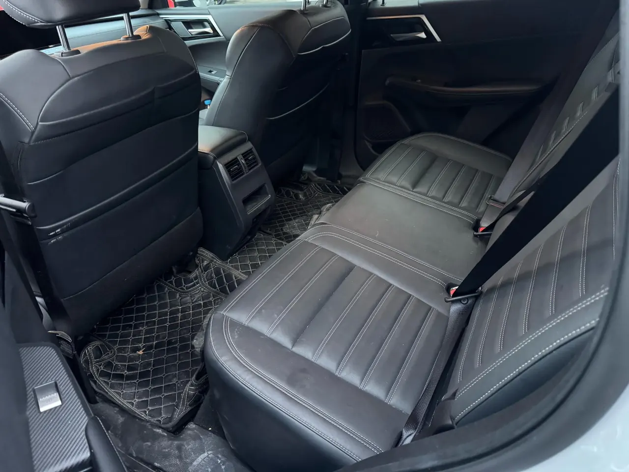 Mitsubishi 2023 Outlander 48V 1.5T Stepless Two-Drive Premium Edition 5-seat Automatic Gear 7