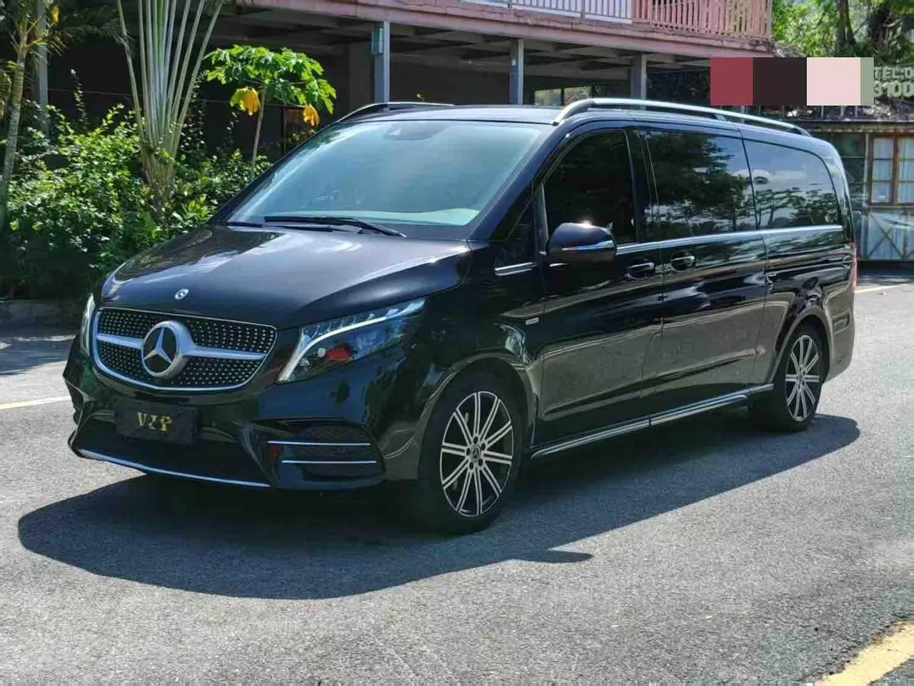 Open image lightbox: Mercedes Benz V 2022V 260 L 2.0T Deluxe Edition Automatic Gear