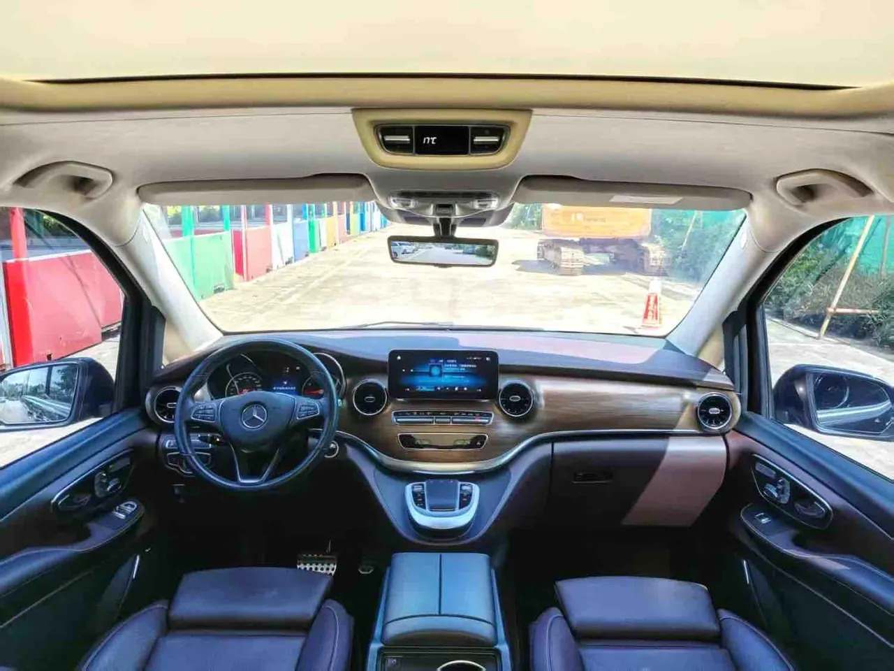 Mercedes Benz V 2022V 260 L 2.0T Deluxe Edition Automatic Gear 5