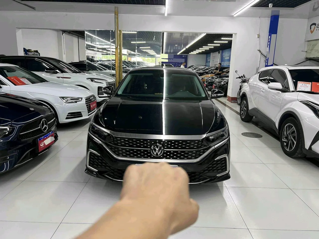 Volkswagen 2023 Passat 1.4TSI 280TSI Elite Edition Automatic 3